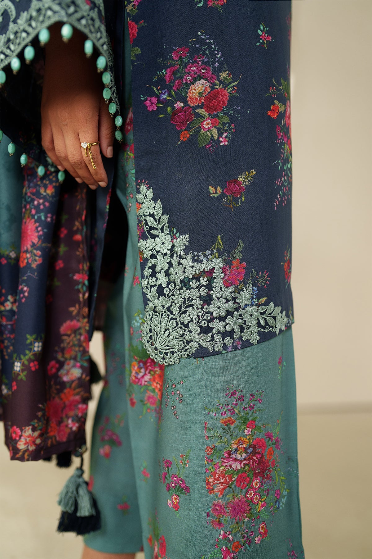 EMBROIDERED KHADDAR UF-4337