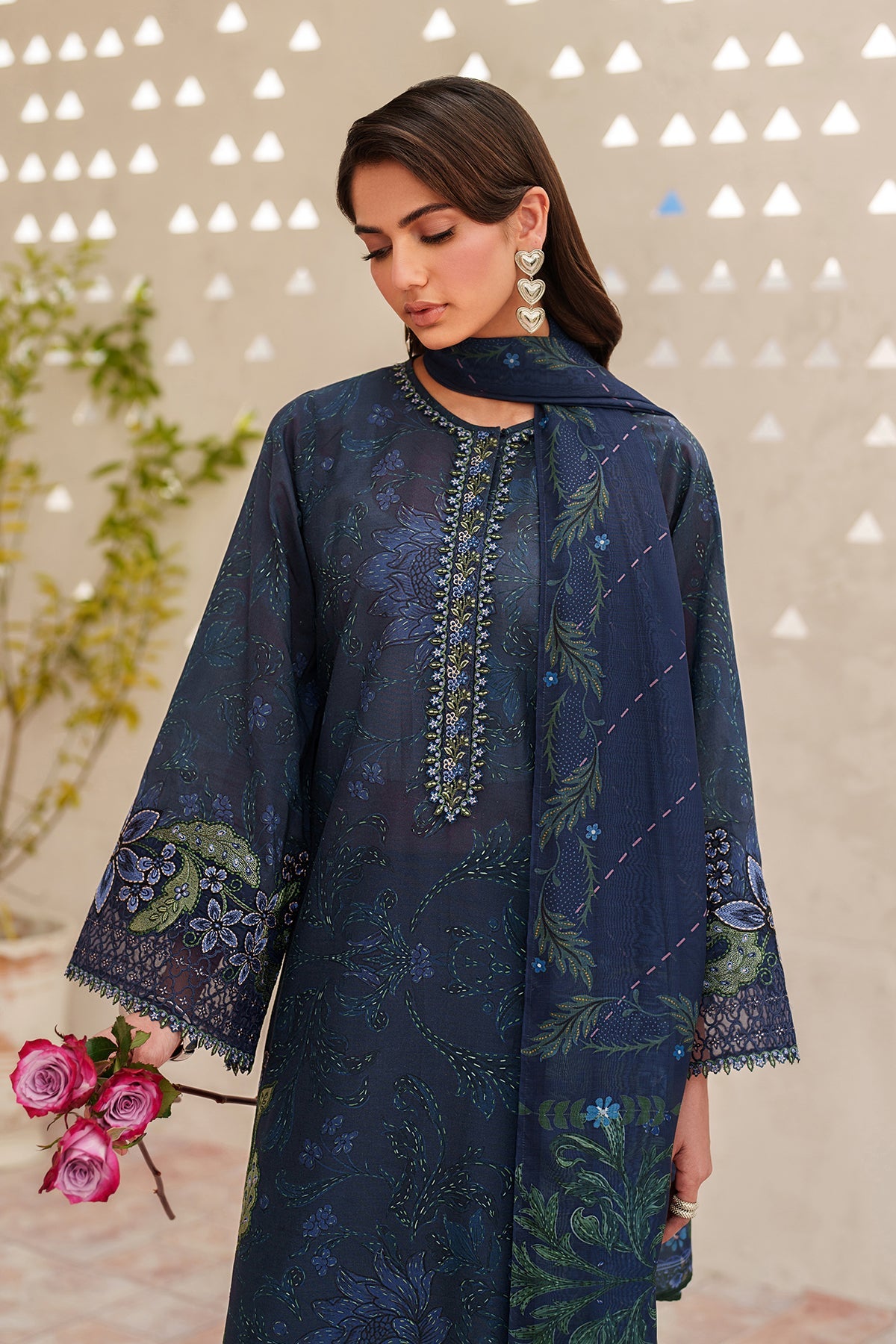 EMBROIDERED LAWN UF-4404