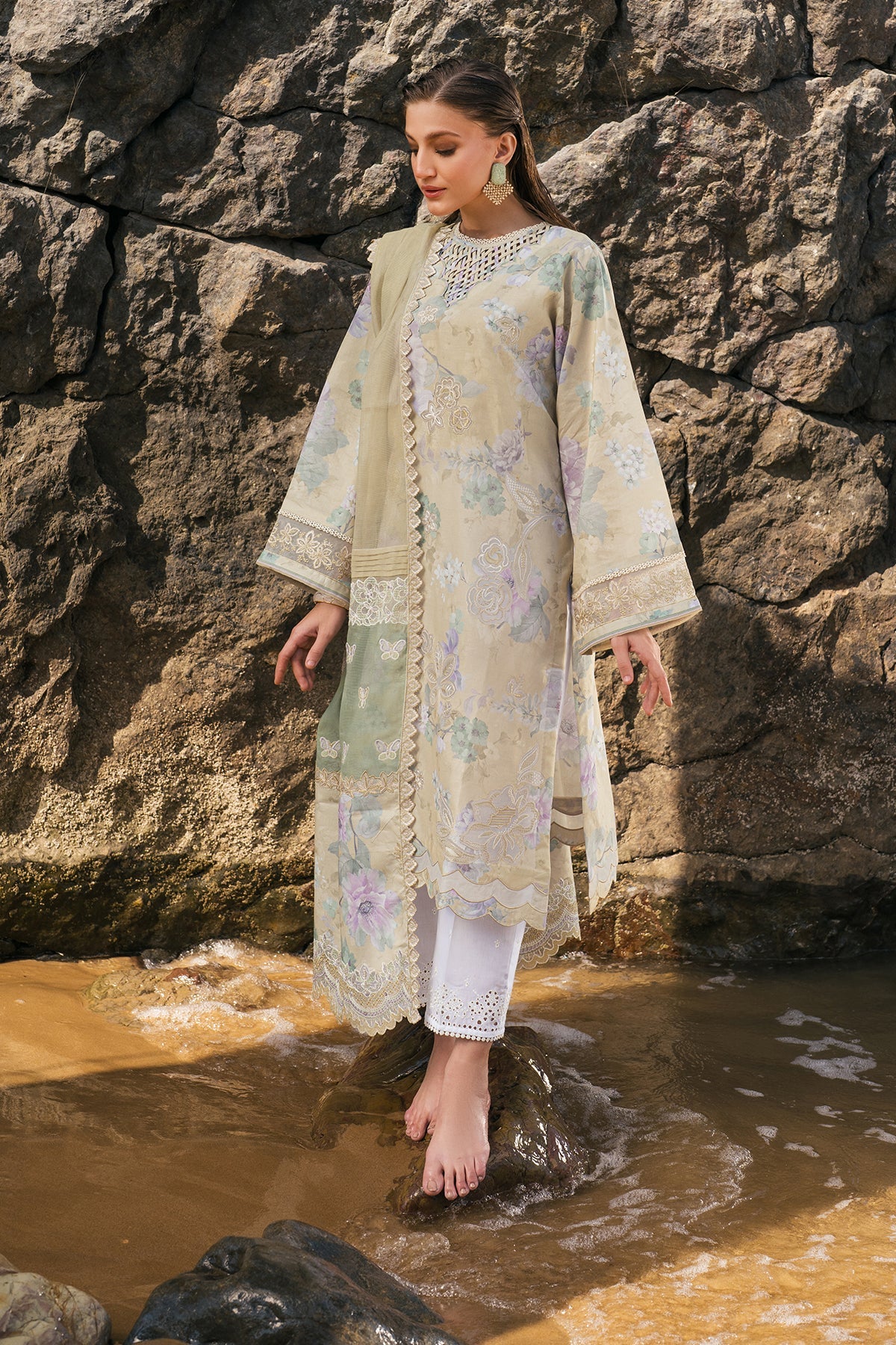 EMBROIDERED PRINTED LAWN UF-4112