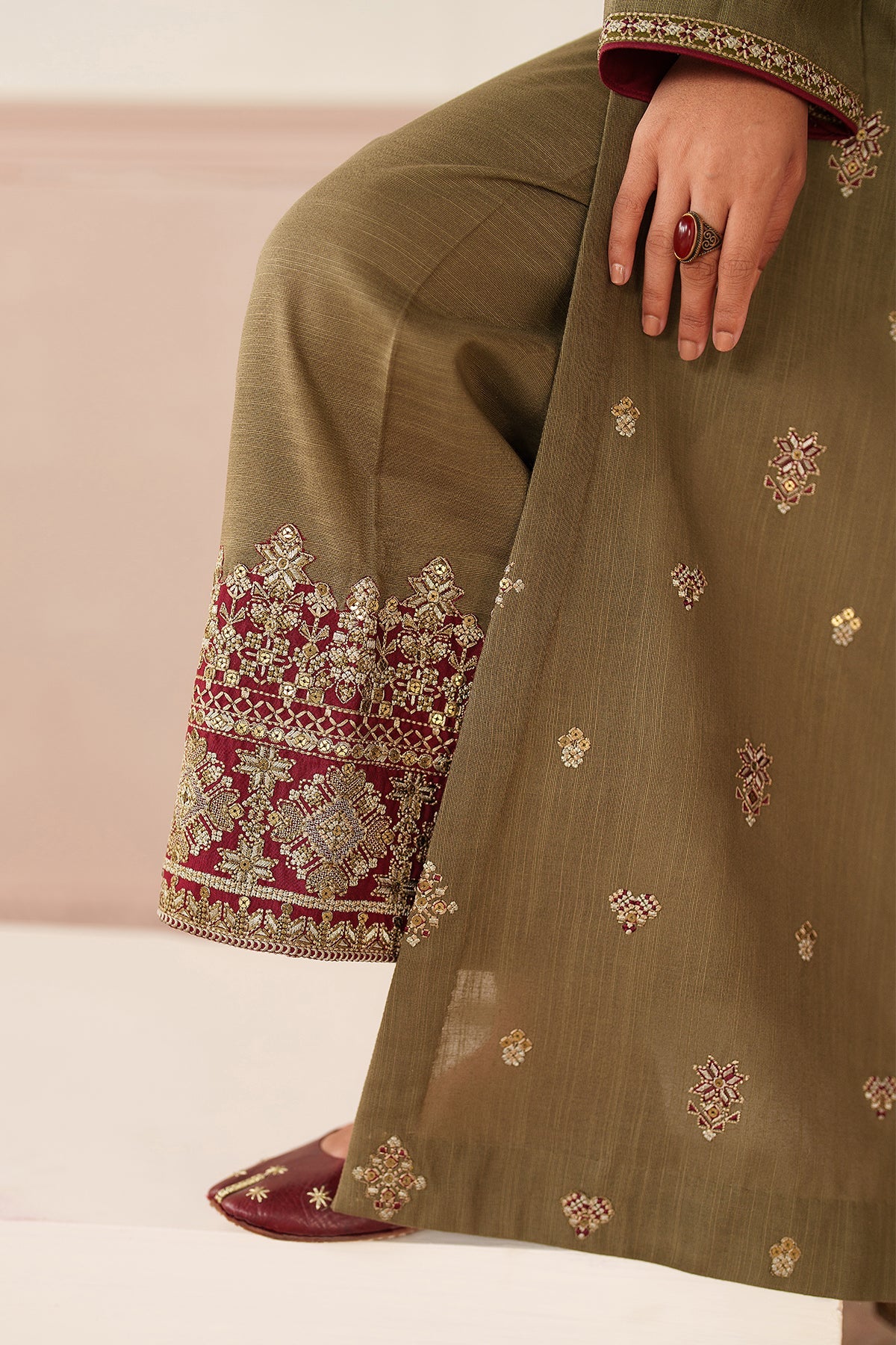 EMBROIDERED KHADDAR UF-4354