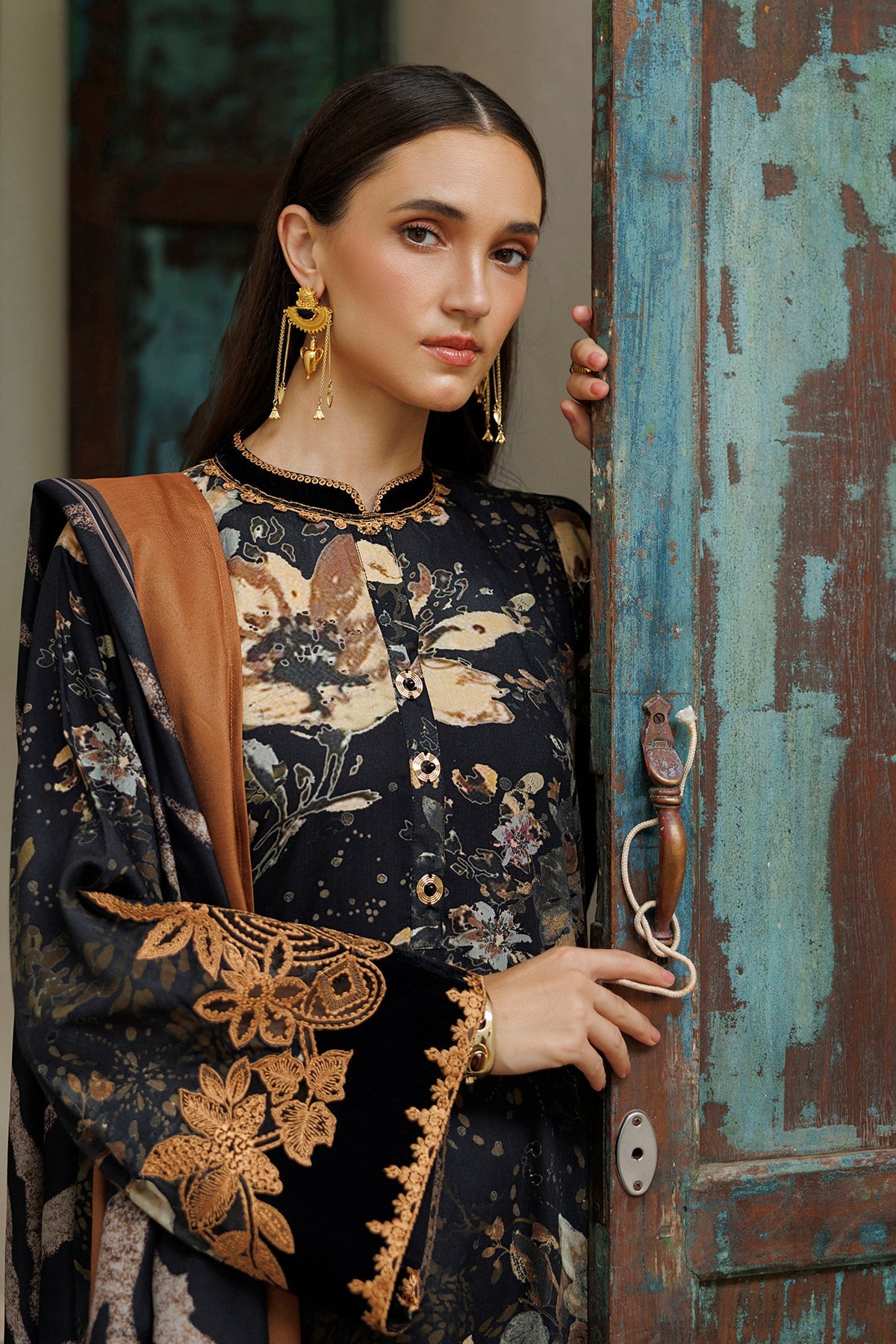 EMBROIDERED VISCOSE SILK SF-4588