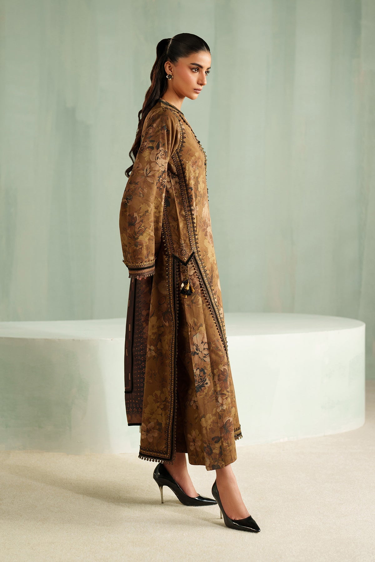 EMBROIDERED KHADDAR UF-4324