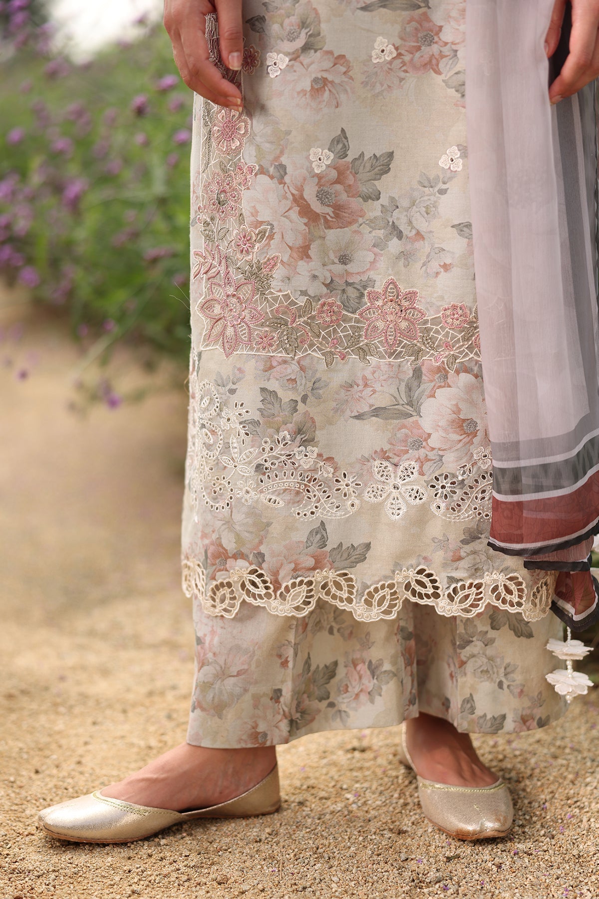 EMBROIDERED LAWN SF-4225