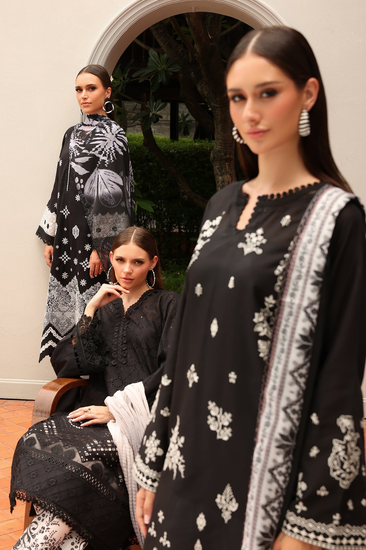 EMBROIDERED LAWN SF-4192