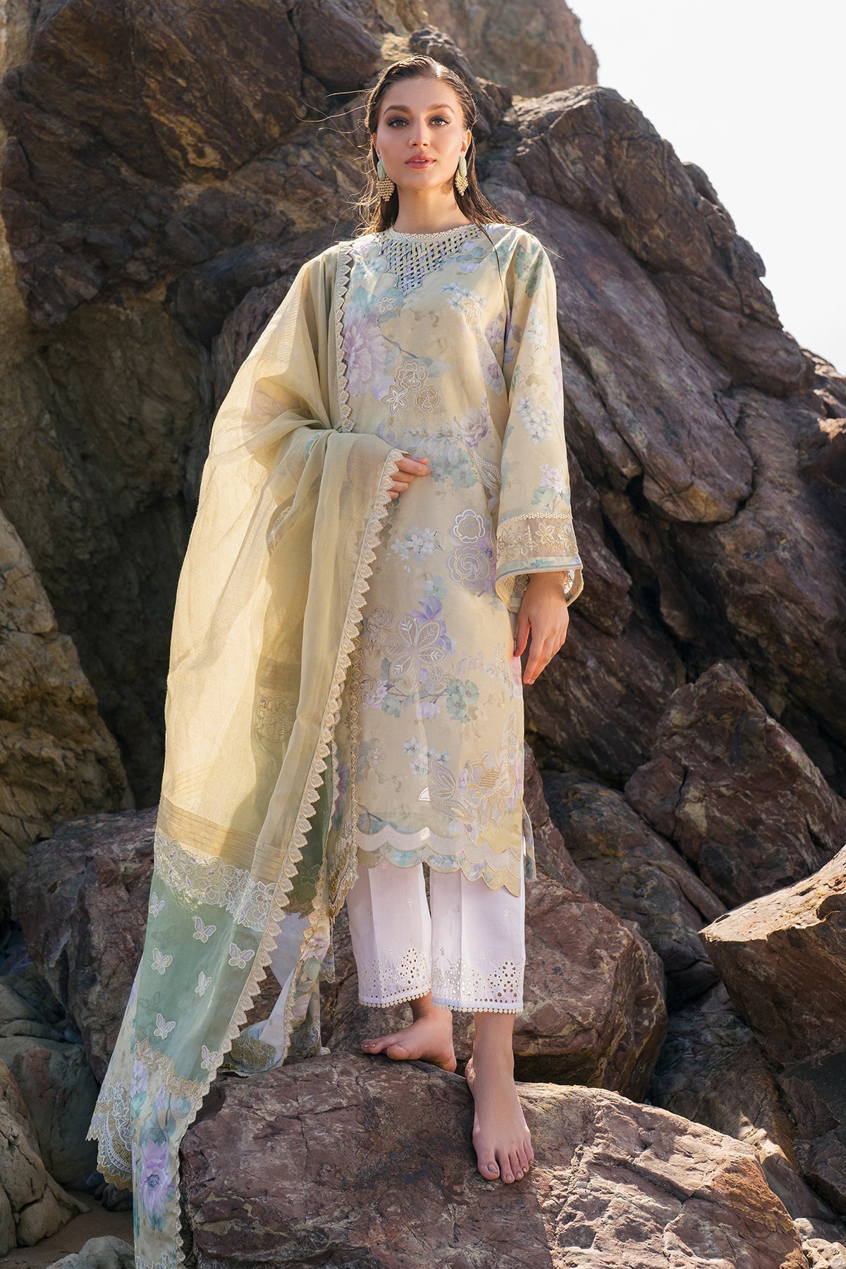 EMBROIDERED PRINTED LAWN UF-4112