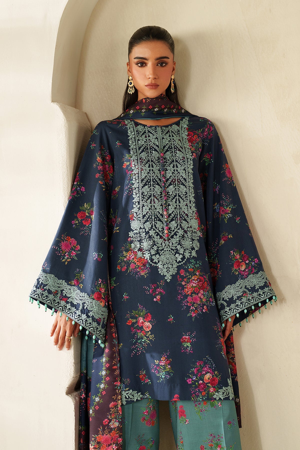 EMBROIDERED KHADDAR UF-4337