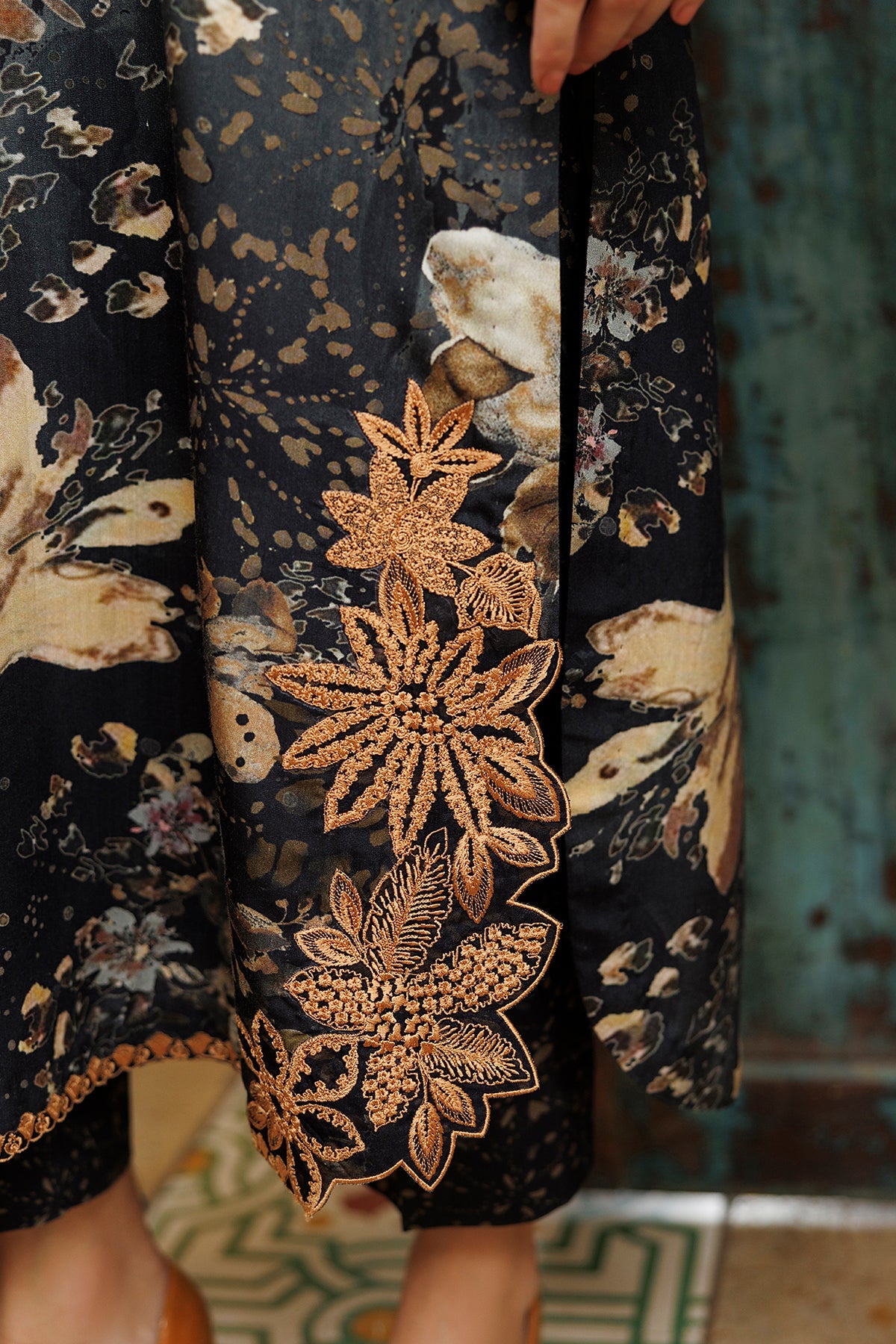 EMBROIDERED VISCOSE SILK UF-4588
