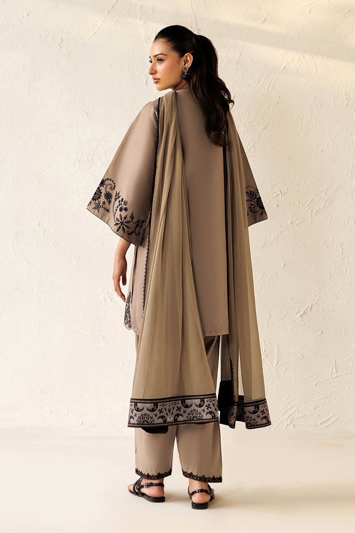 EMBROIDERED LAWN SF-4477