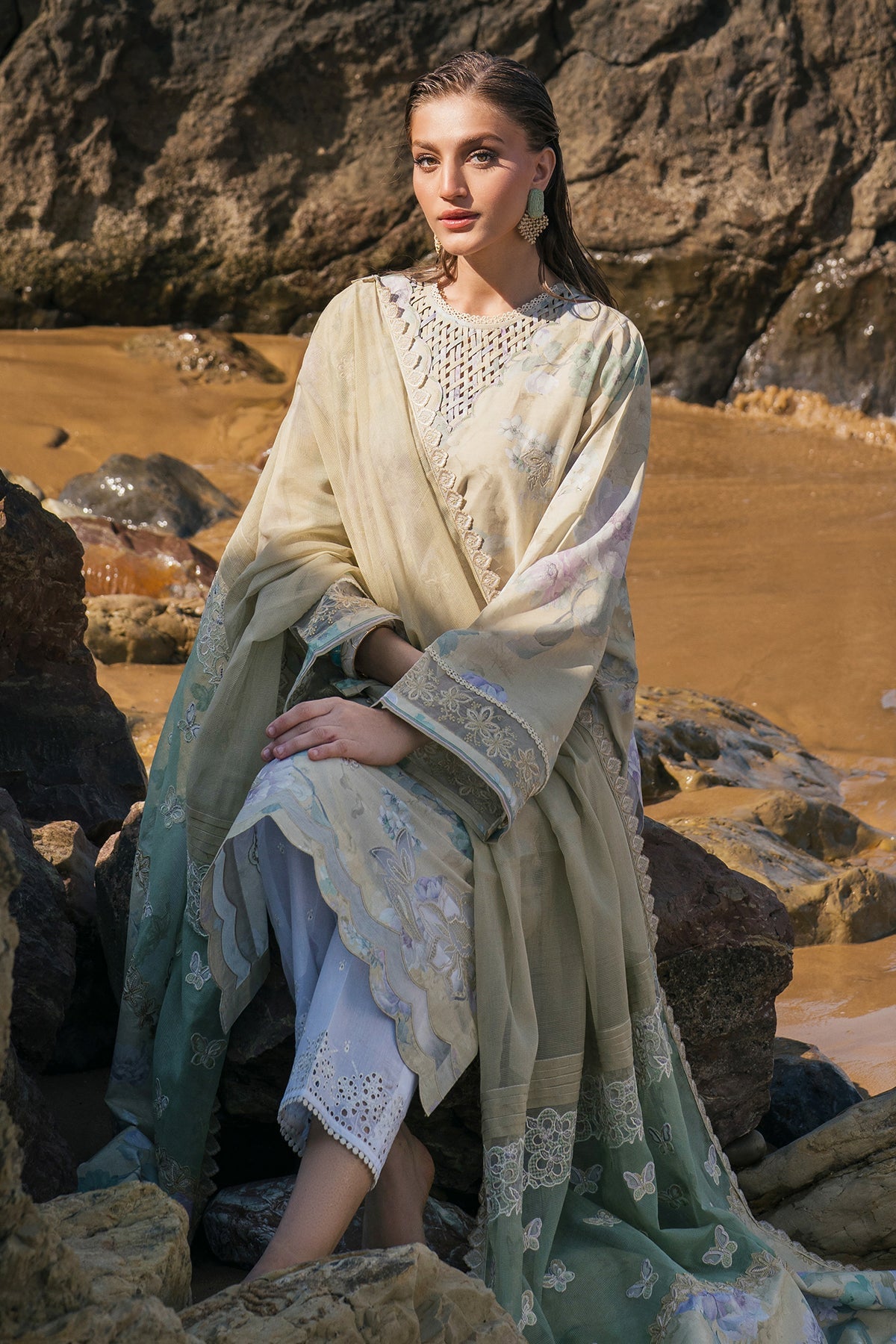 EMBROIDERED PRINTED LAWN UF-4112