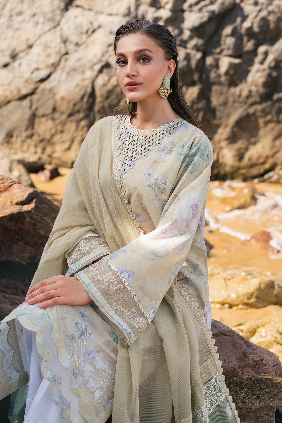 EMBROIDERED PRINTED LAWN UF-4112