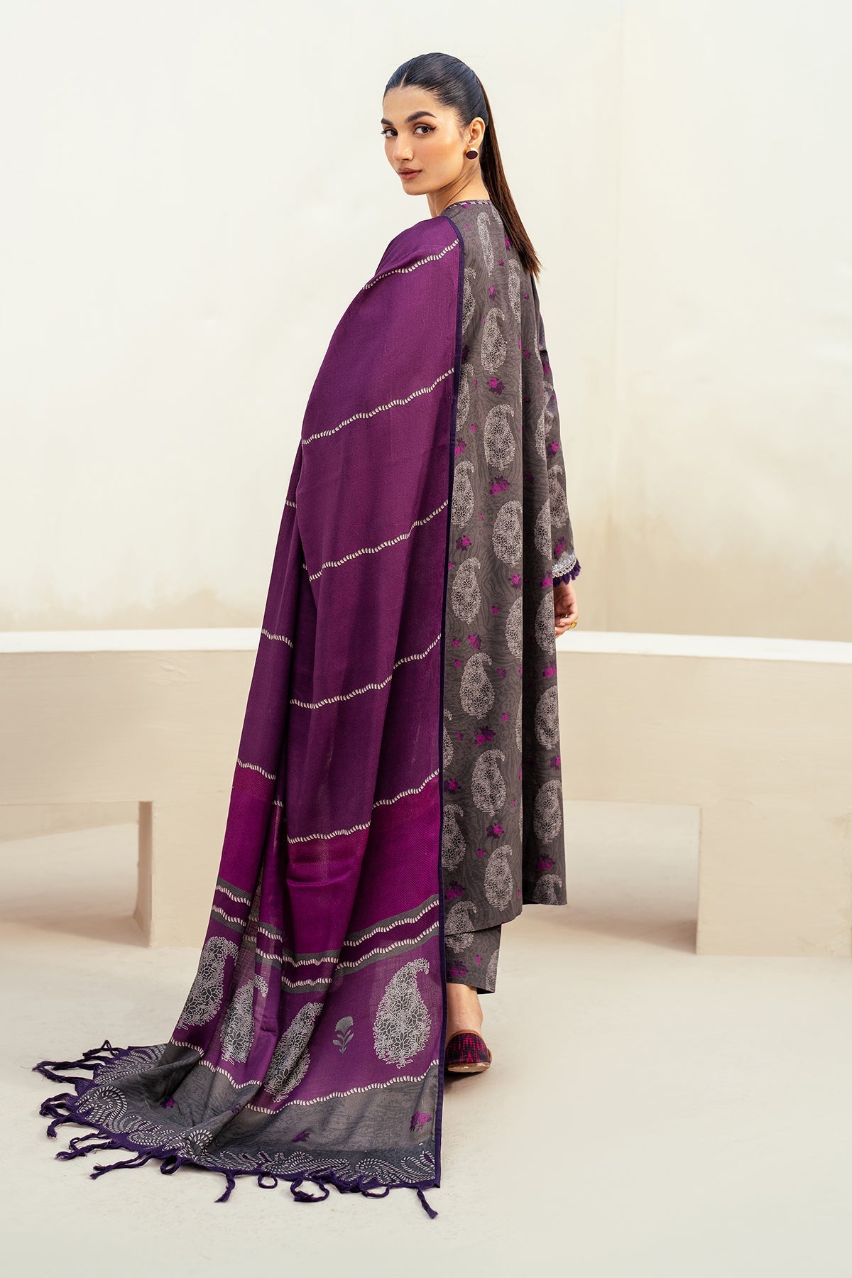 EMBROIDERED KHADDAR UF-4022