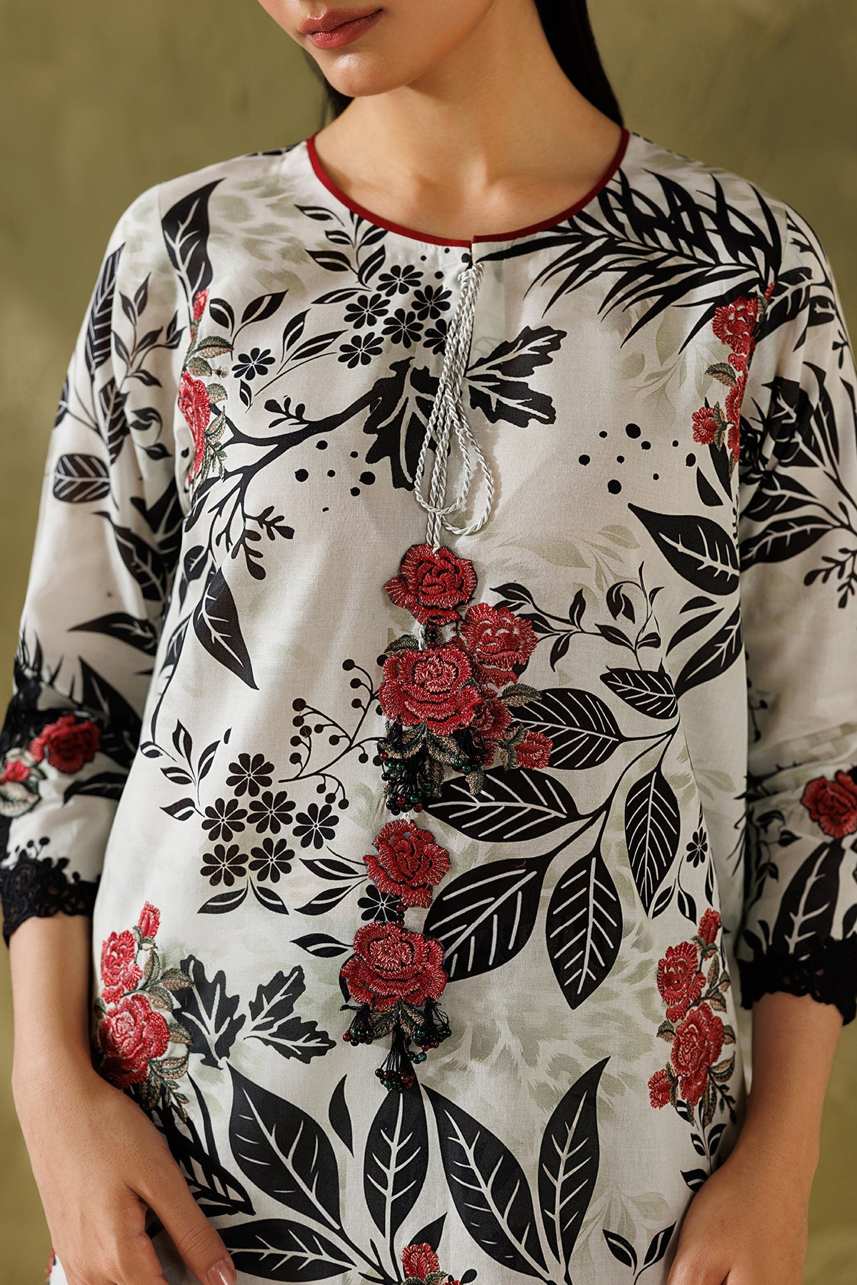 EMBROIDERED LAWN UF-4505