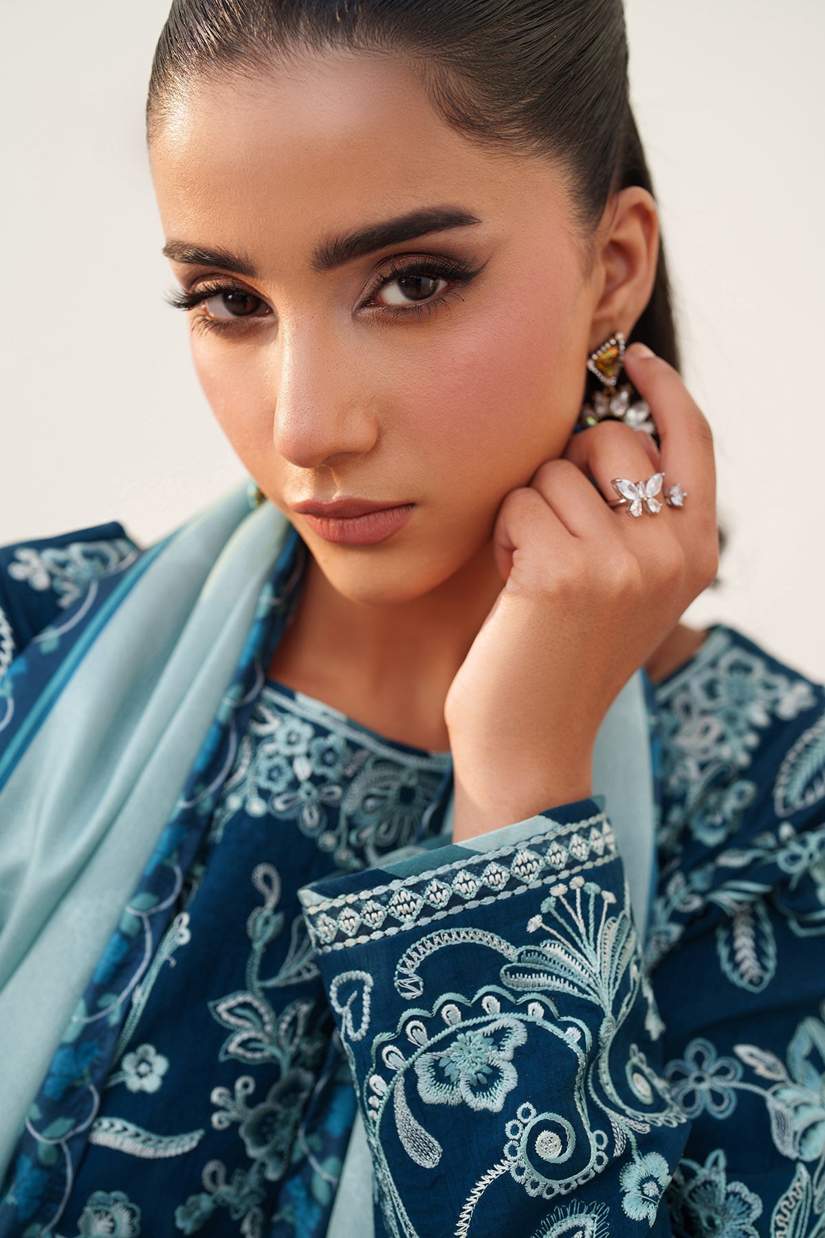 EMBROIDERED RAW SILK SF-4384