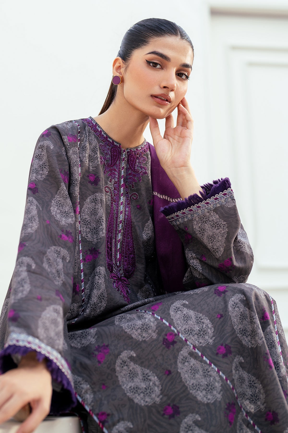 EMBROIDERED KHADDAR SF-4022