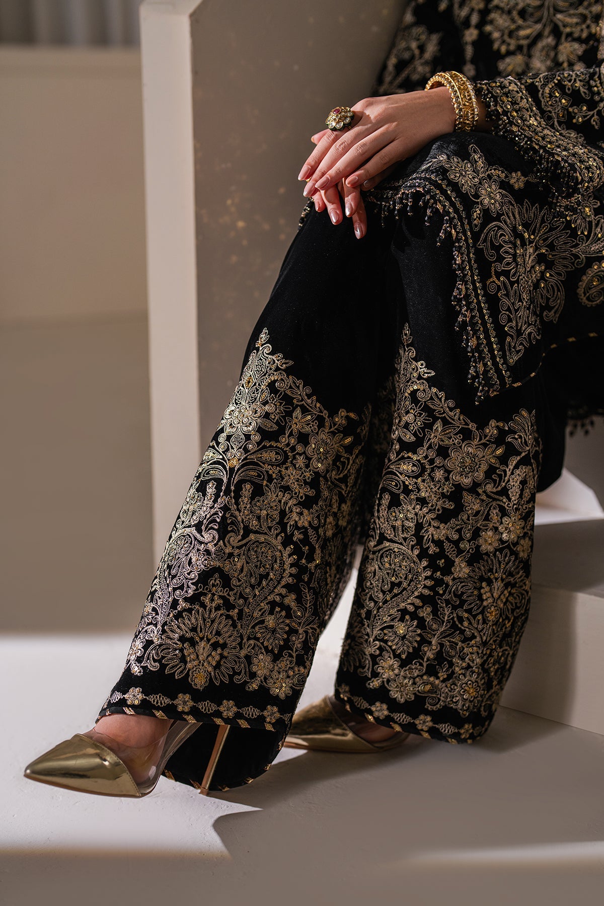 EMBROIDERED VELVET UF-760