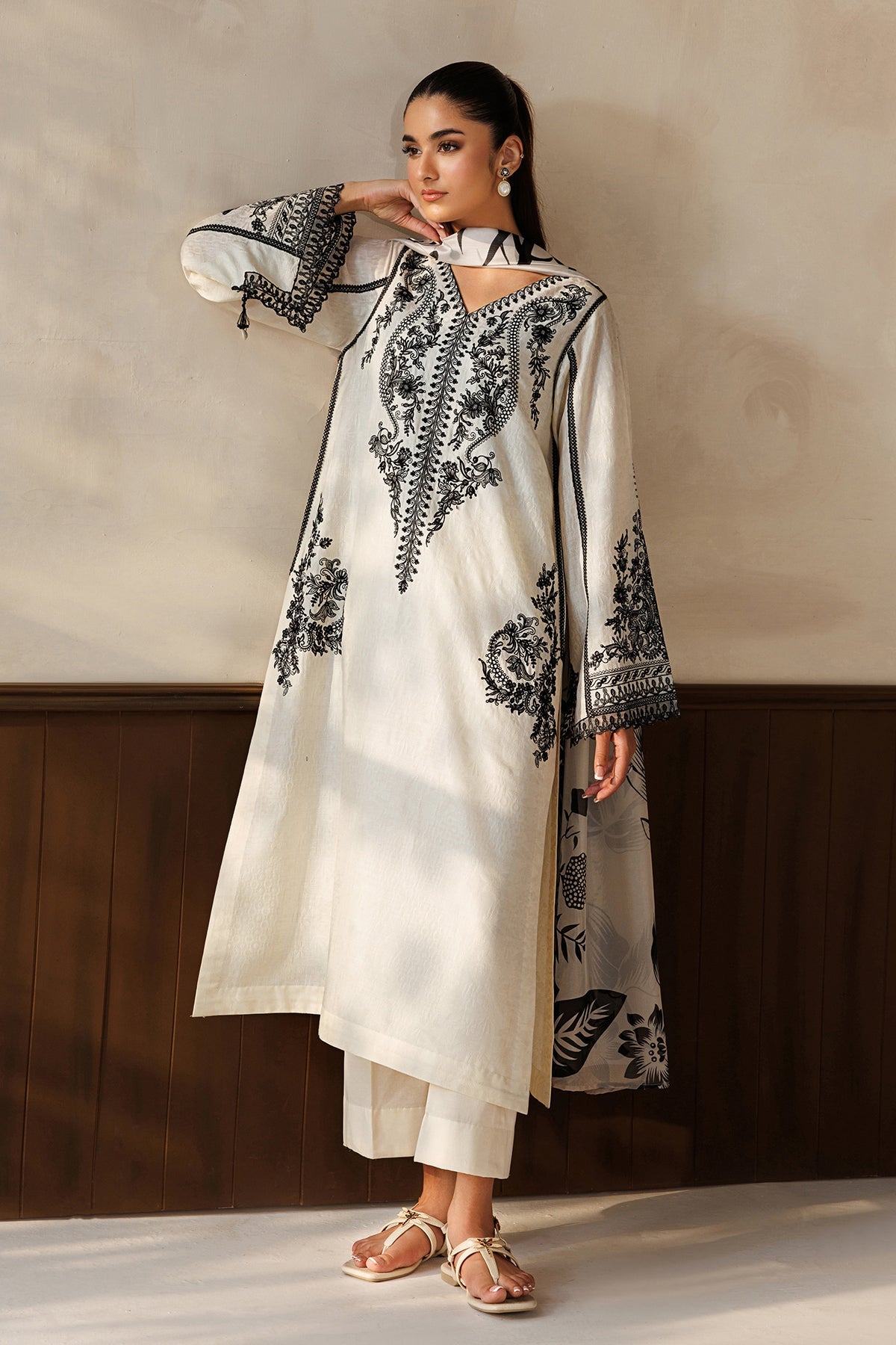EMBROIDERED LAWN PR-1368