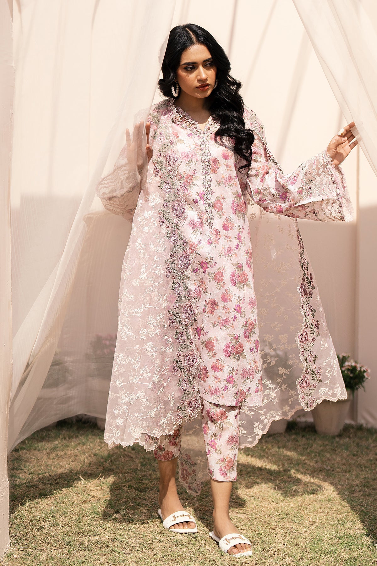 EMBROIDERED PRINTED LAWN UF-592