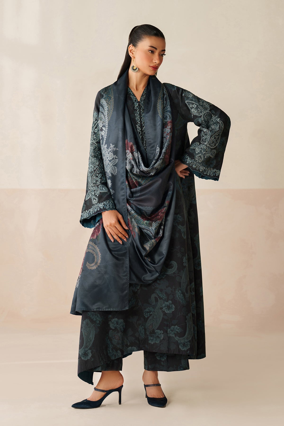 EMBROIDERED VISCOSE SILK UF-4280