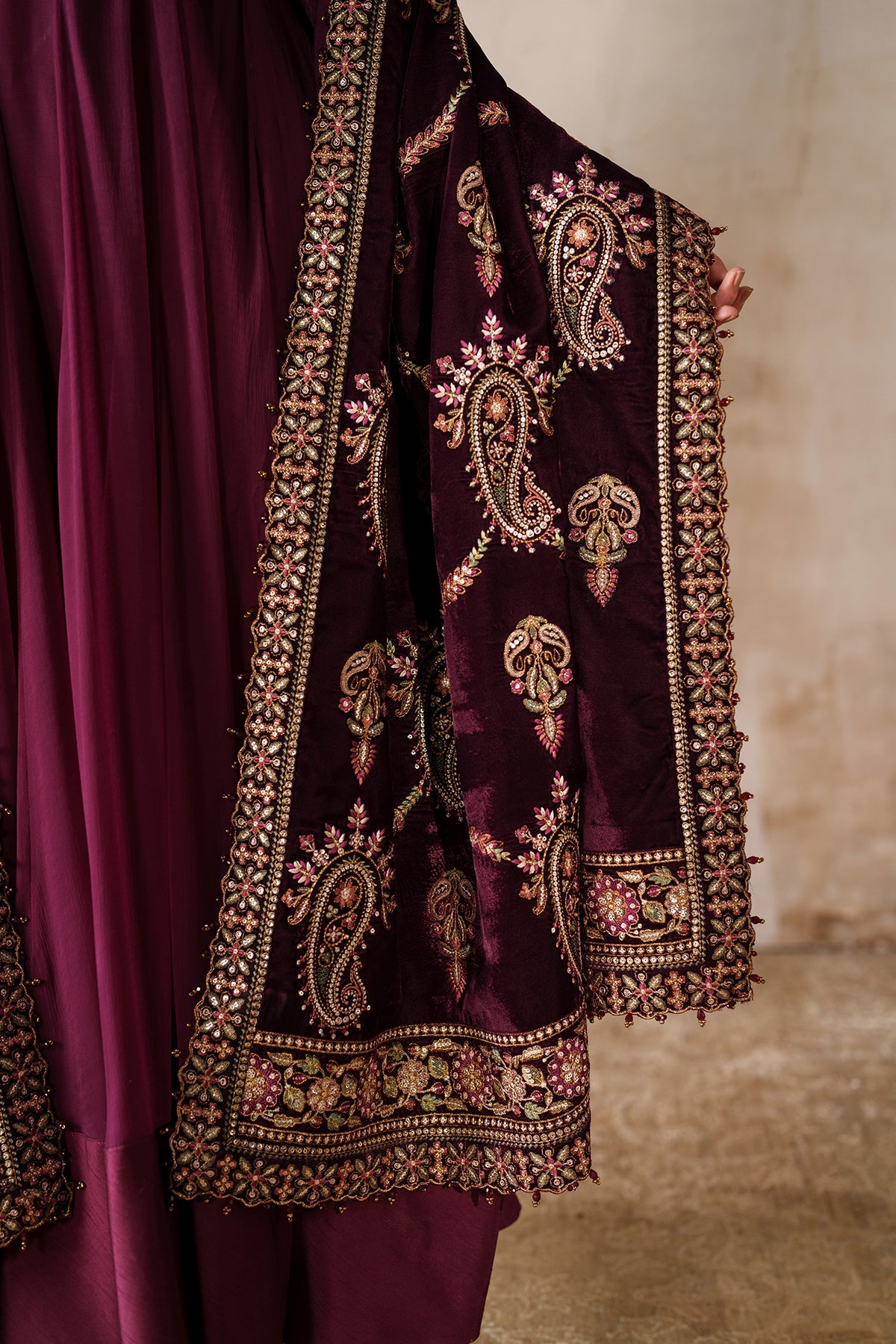 EMBROIDERED VELVET SHAWL VS-62