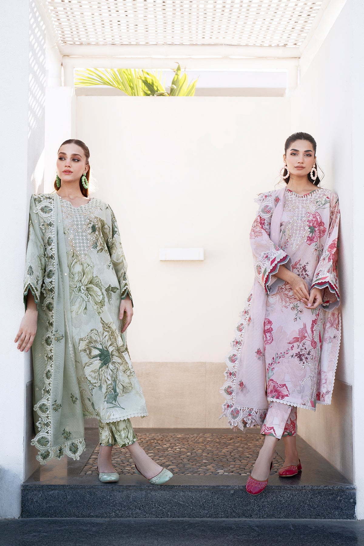 EMBROIDERED PRINTED LAWN UF-4082