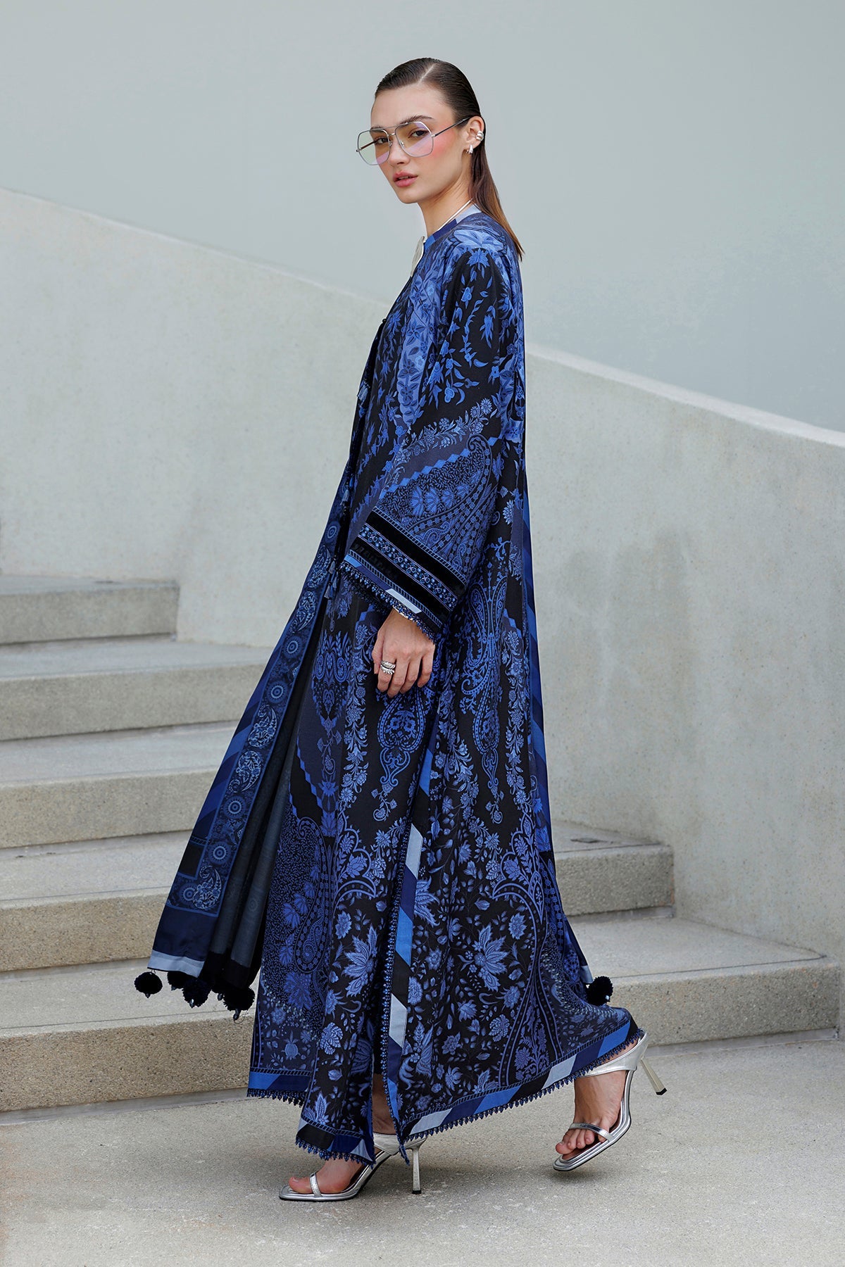 EMBROIDERED VISCOSE SILK UF-4602
