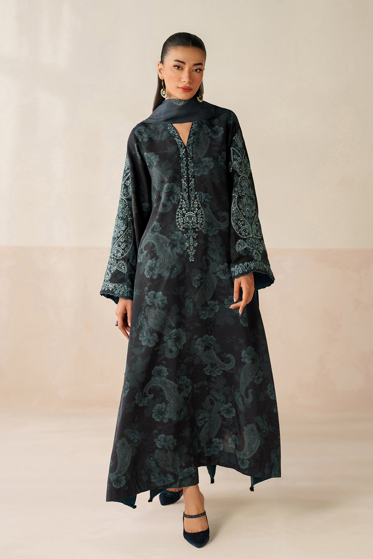 EMBROIDERED VISCOSE SILK UF-4280