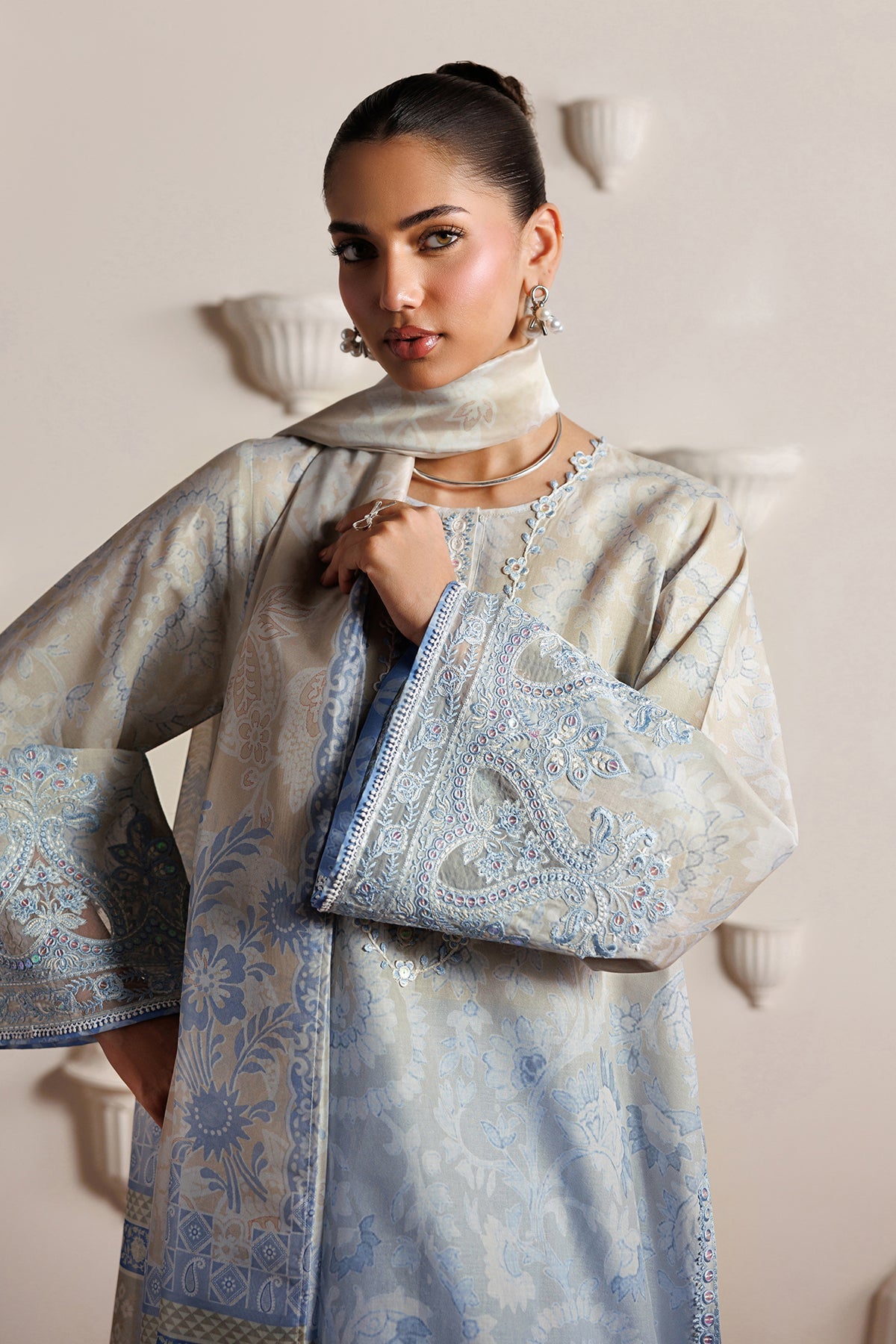 EMBROIDERED LAWN UF-4524