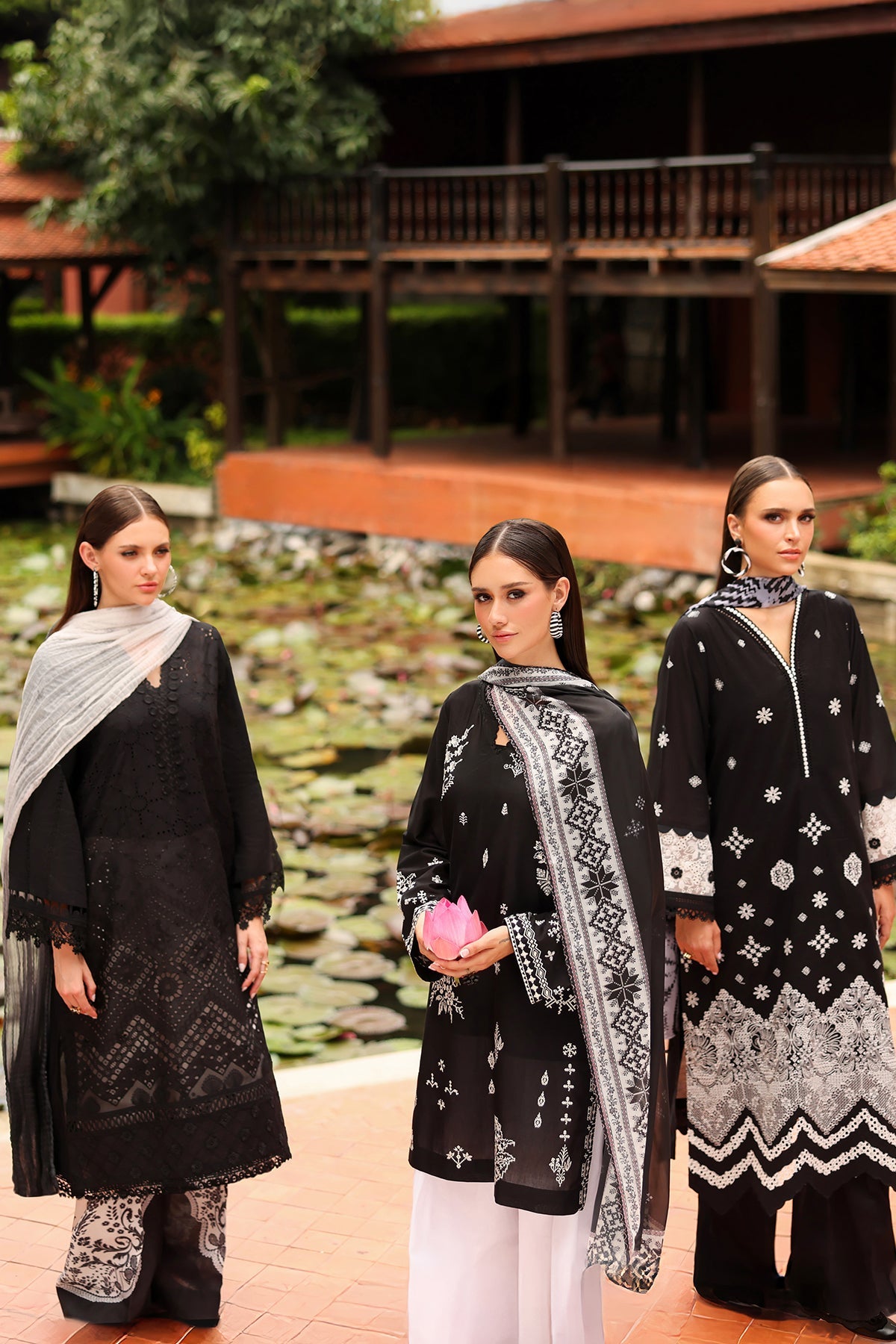 EMBROIDERED LAWN SF-4193