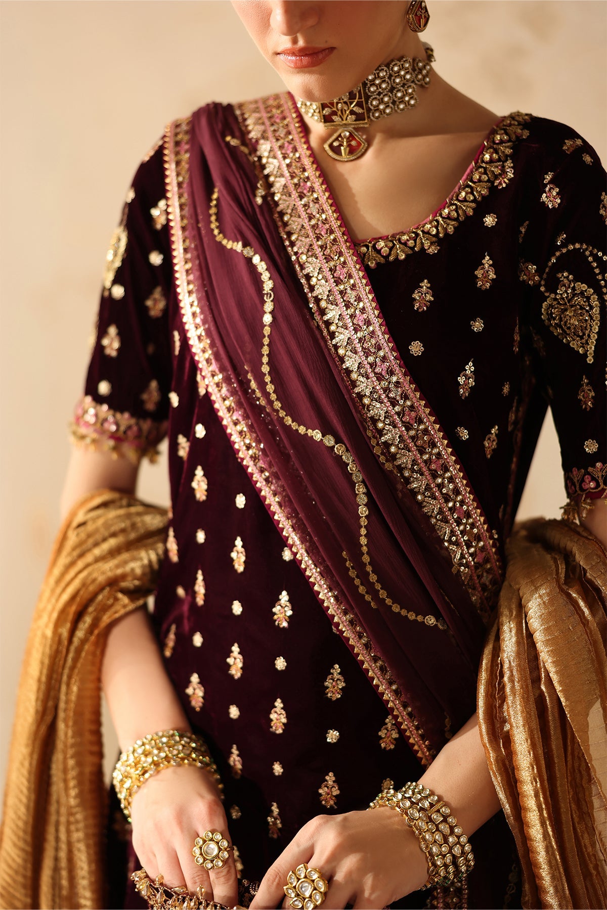 EMBROIDERED VELVET UF-4313