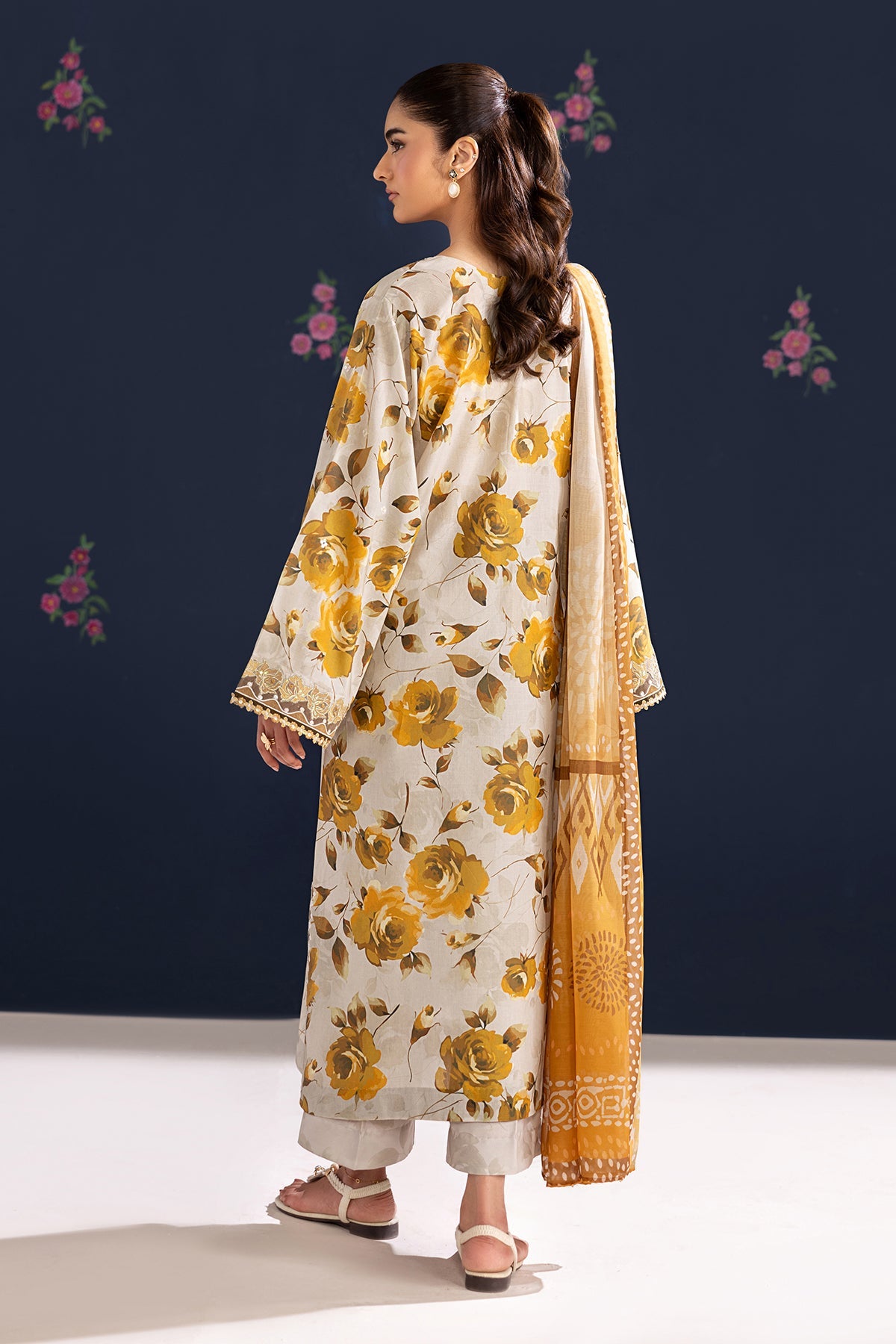 EMBROIDERED LAWN UF-4462