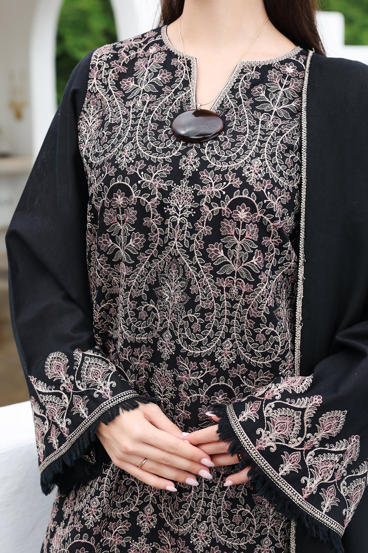 EMBROIDERED KHADDAR SF-4622