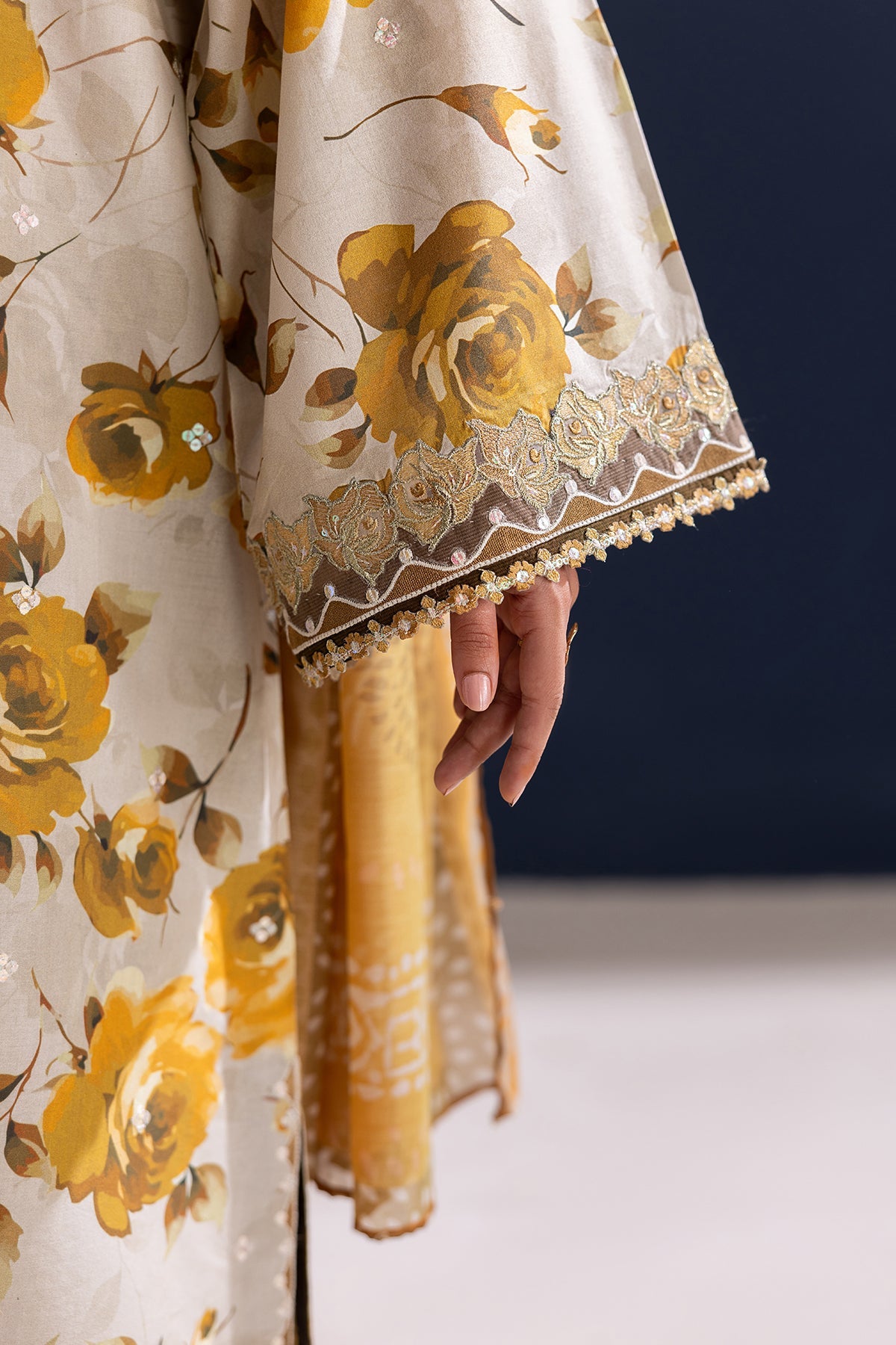 EMBROIDERED LAWN UF-4462