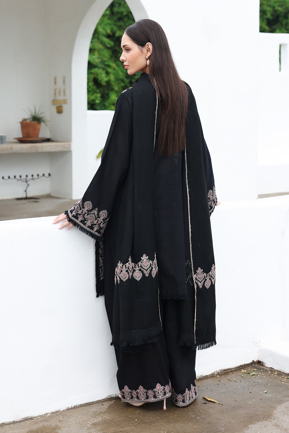 EMBROIDERED KHADDAR UF-4622