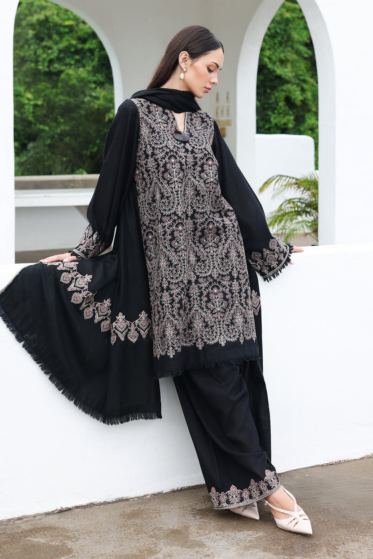 EMBROIDERED KHADDAR SF-4622
