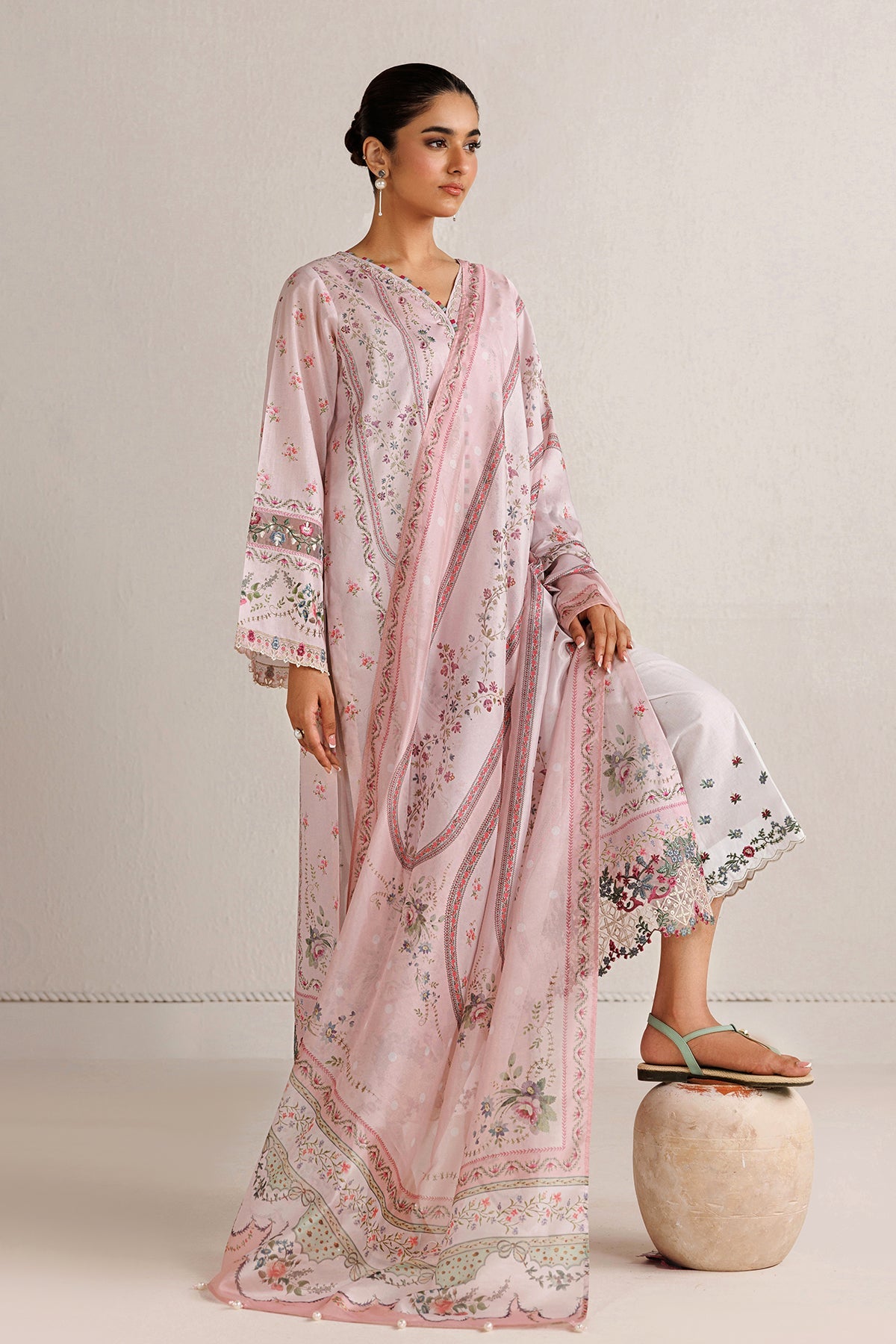 EMBROIDERED LAWN UF-4513