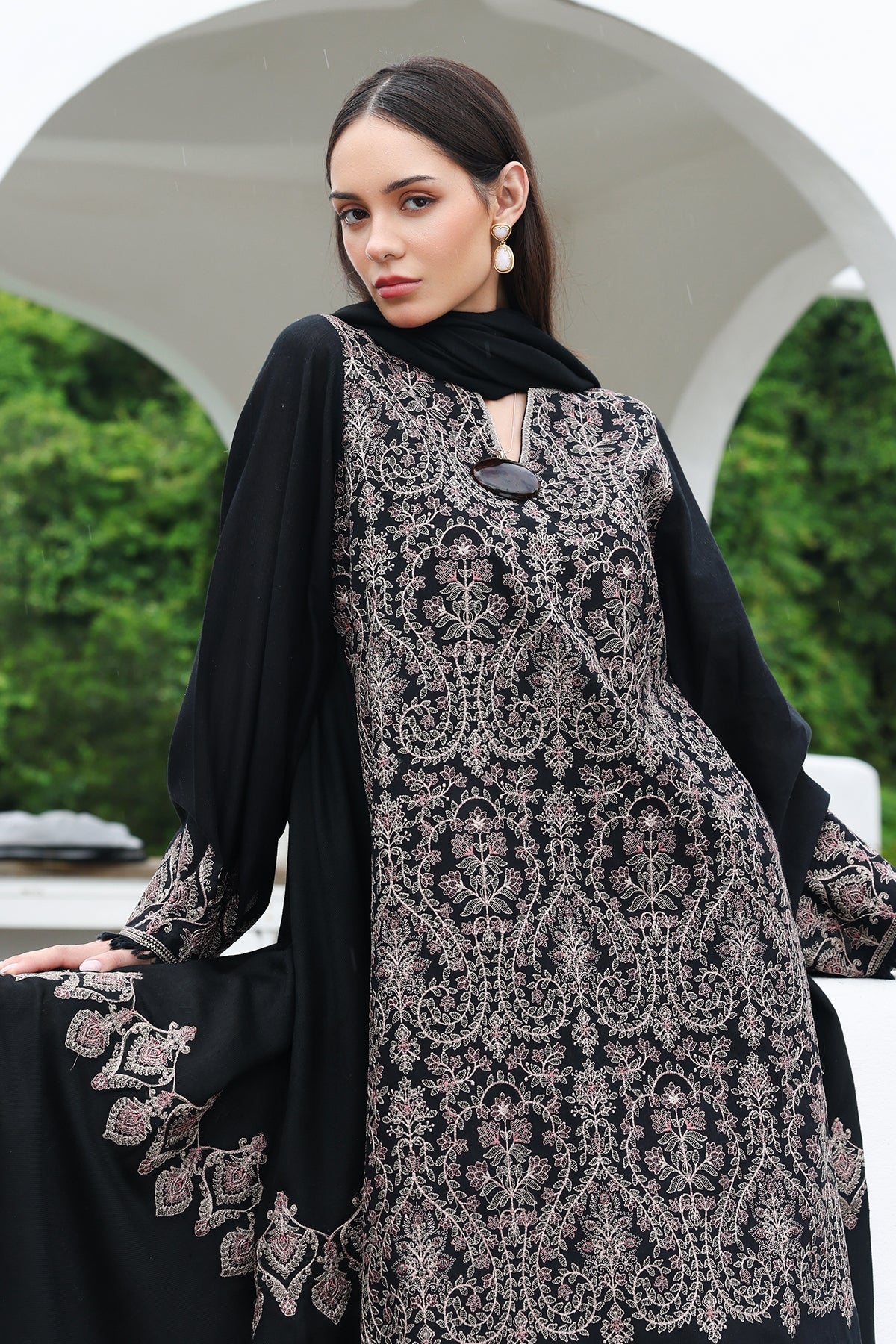 EMBROIDERED KHADDAR SF-4622