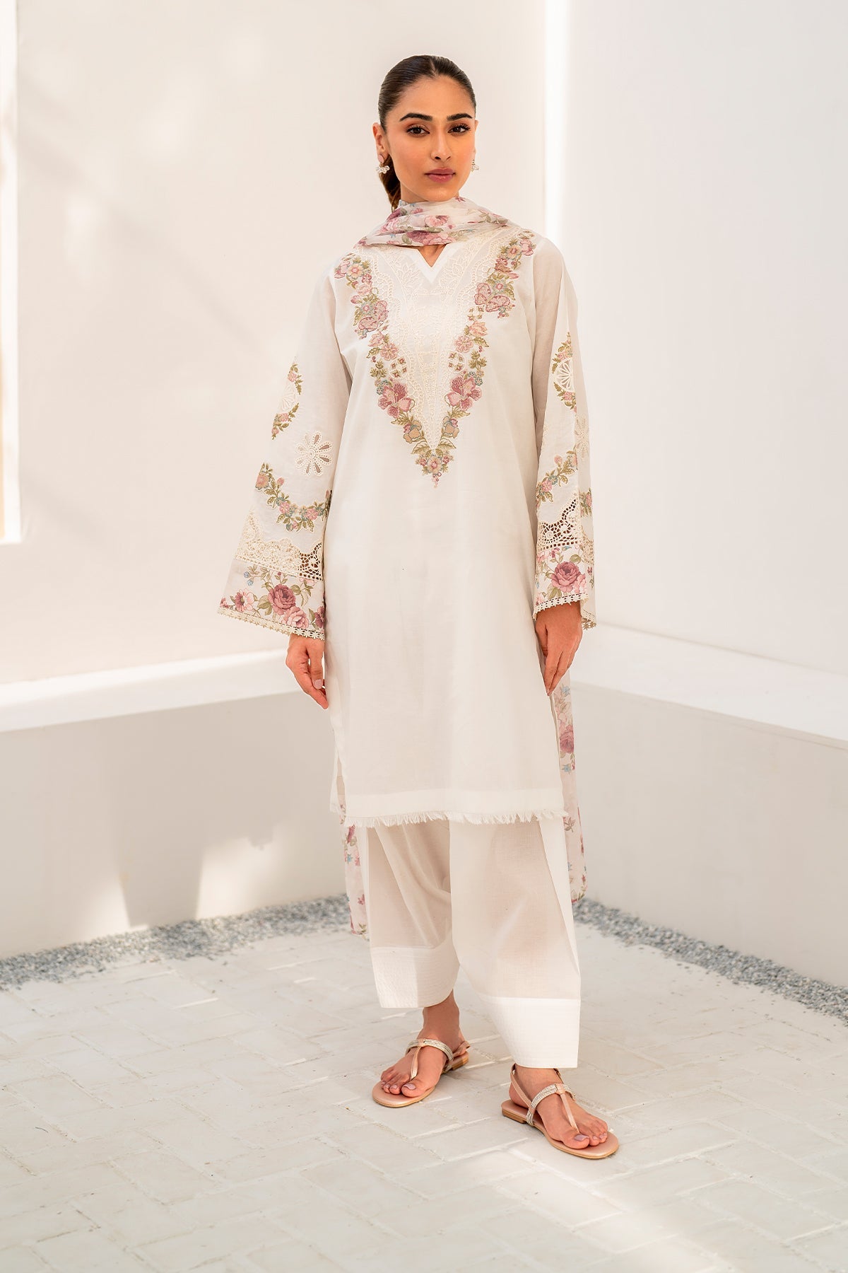 EMBROIDERED PRINTED LAWN UF-665