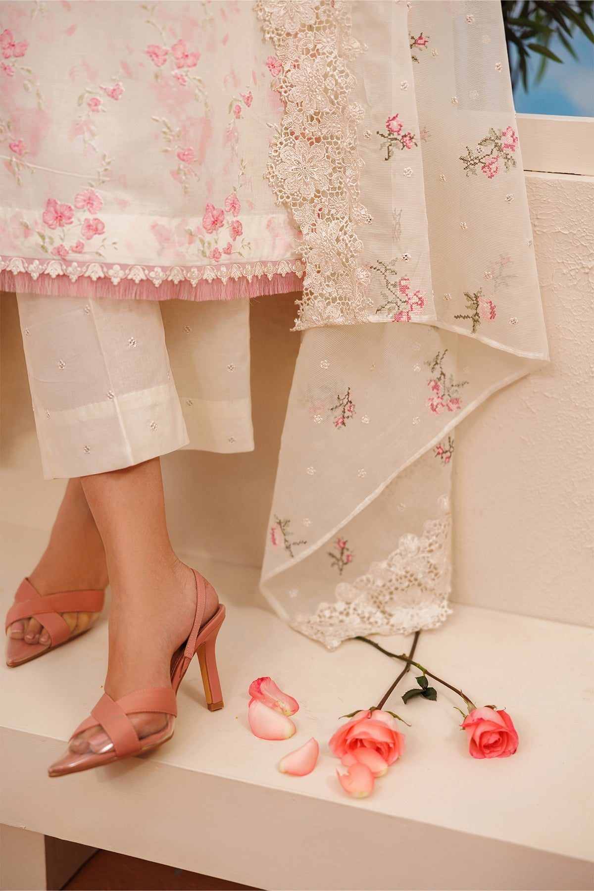 EMBROIDERED LAWN SF-4392