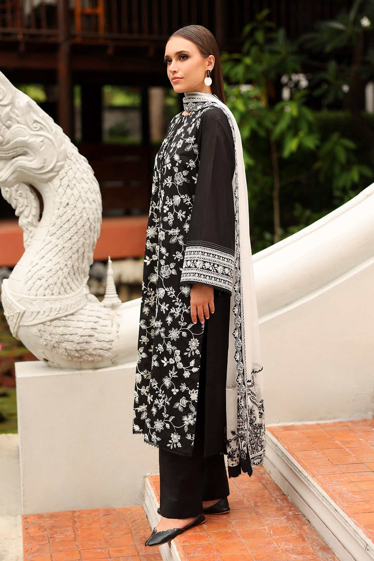 EMBROIDERED LAWN SF-4195
