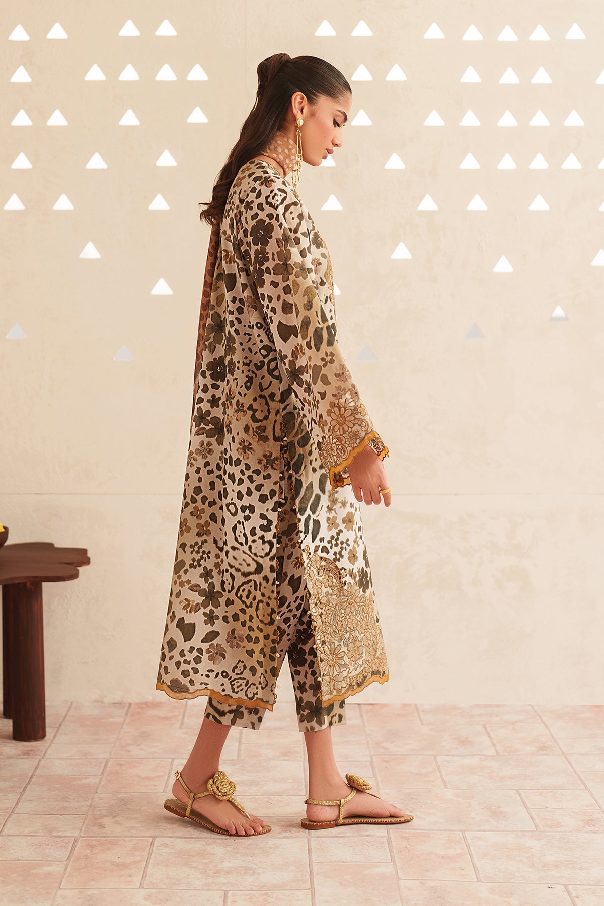 EMBROIDERED LAWN UF-4408