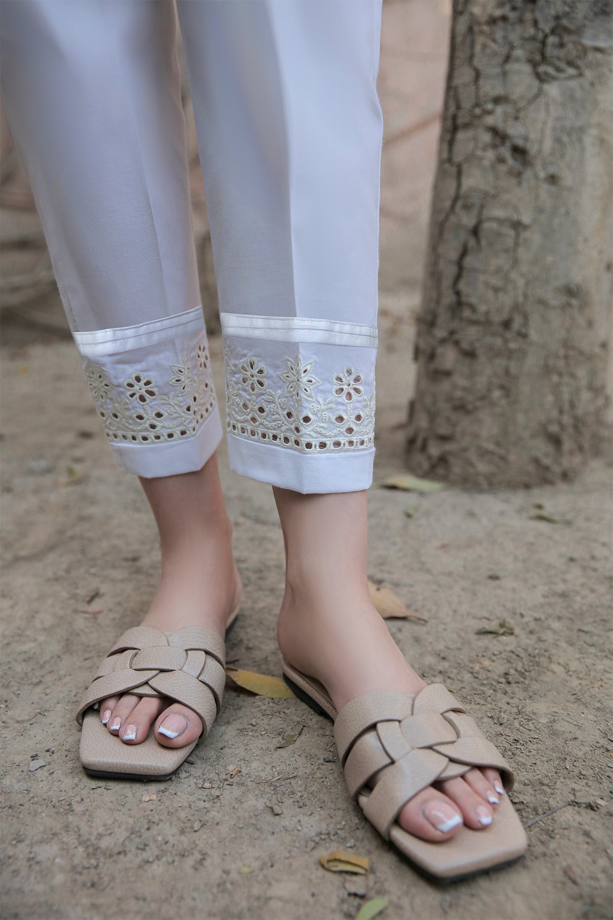 BASIC EMBROIDERED TROUSER 244