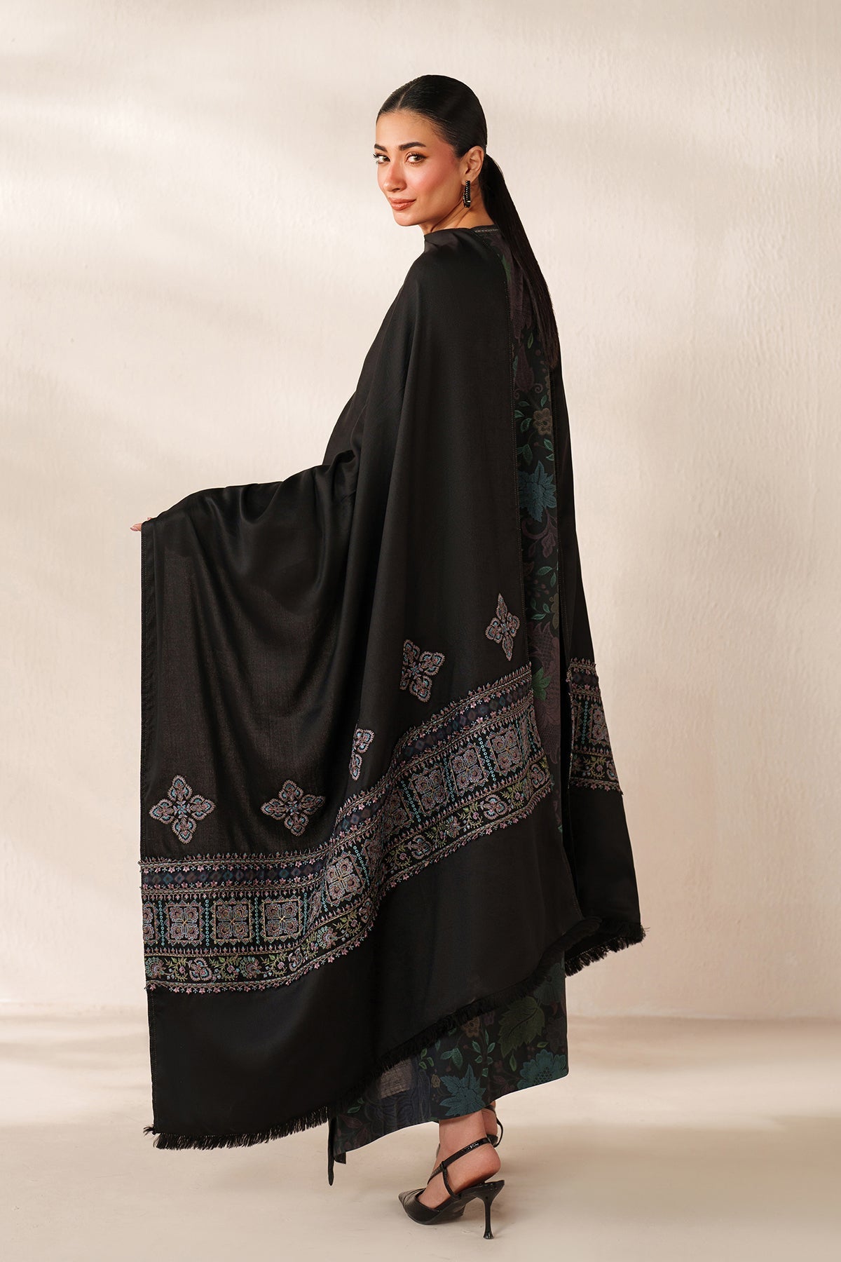 EMBROIDERED KHADDAR SF-4358