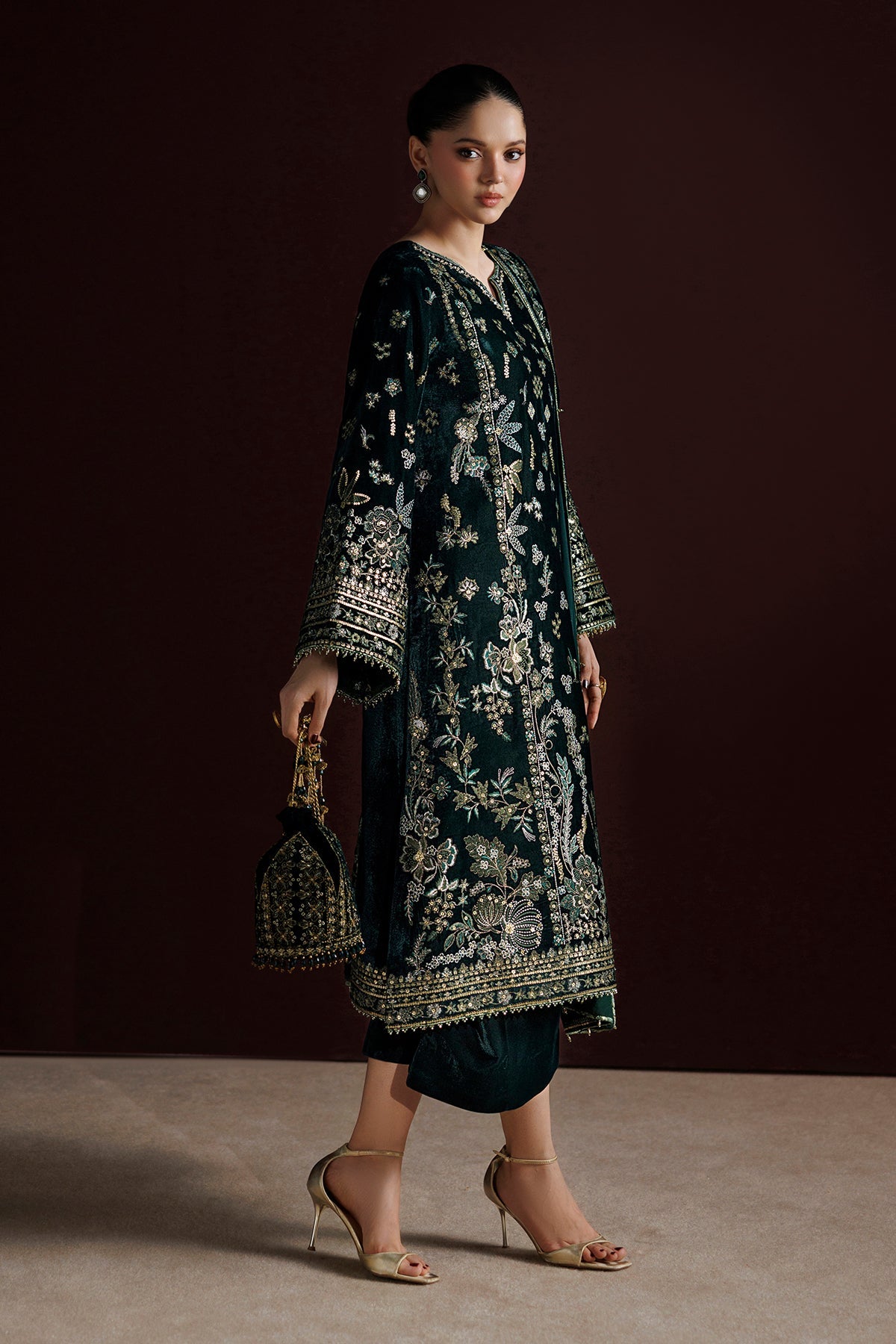 EMBROIDERED VELVET UF-4554