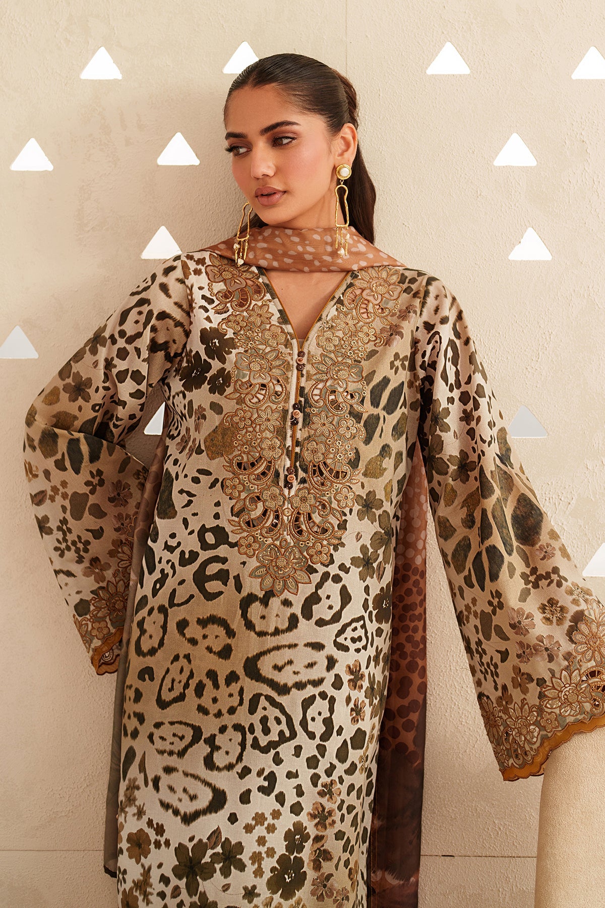EMBROIDERED LAWN UF-4408