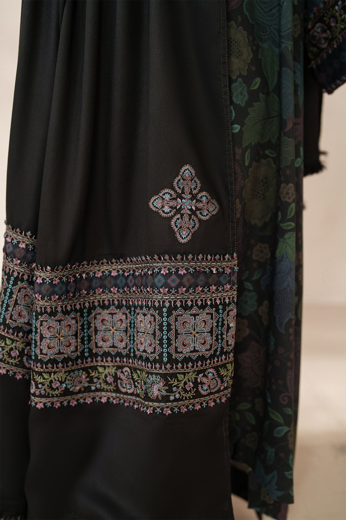 EMBROIDERED KHADDAR UF-4358