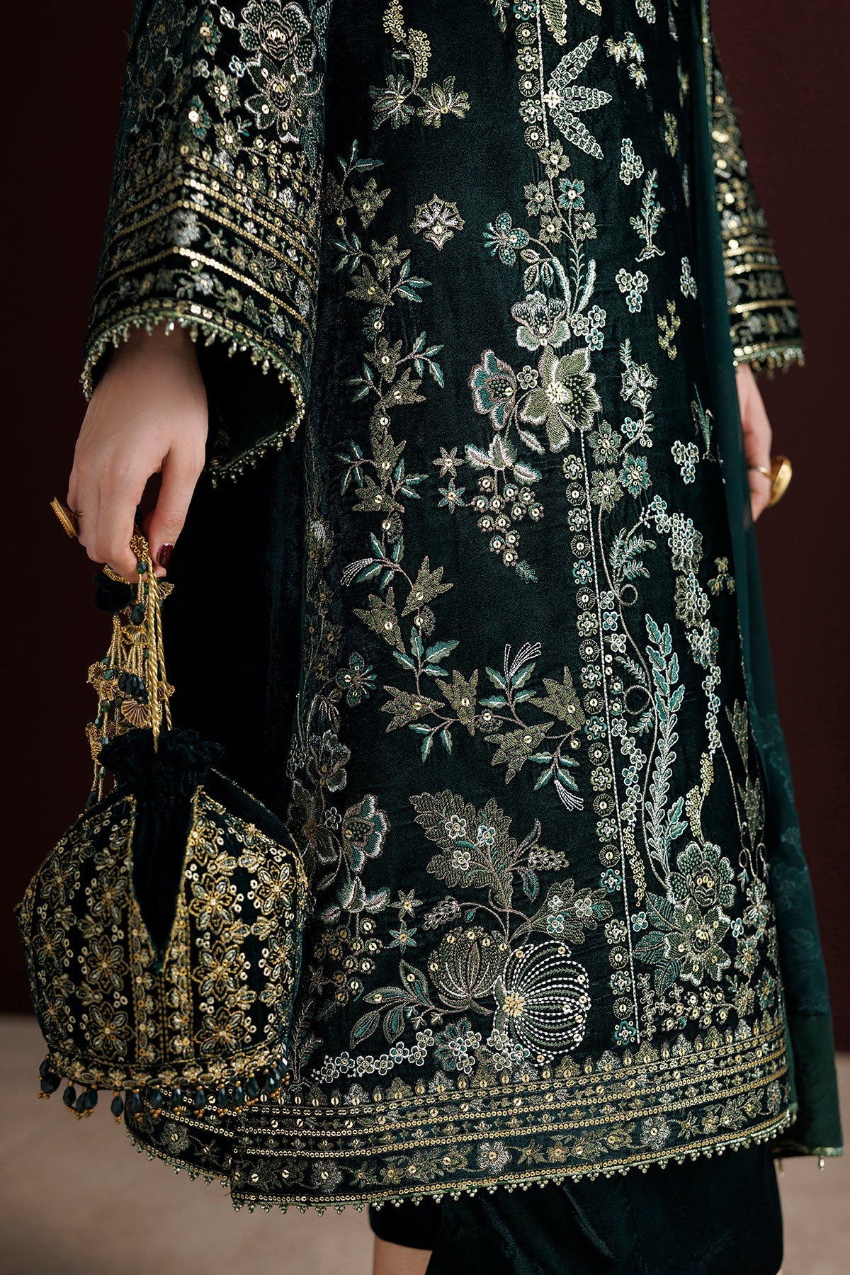 EMBROIDERED VELVET SF-4554