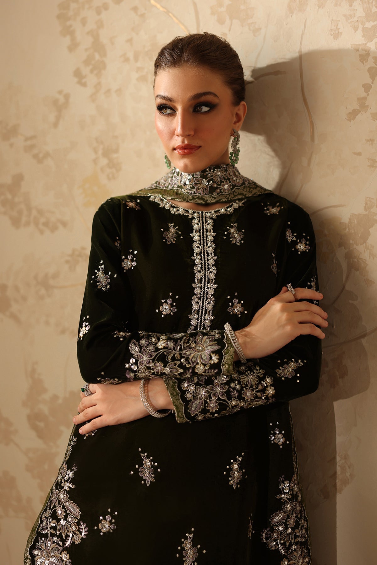 EMBROIDERED VELVET UF-4311
