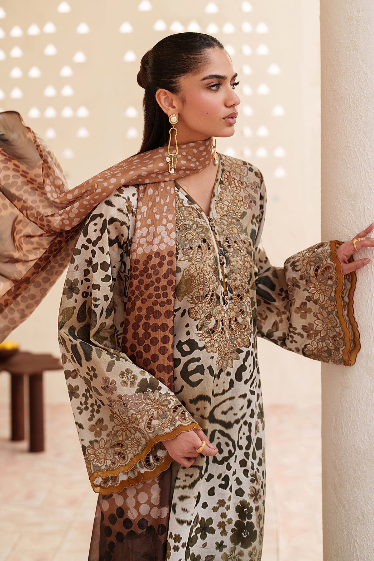 EMBROIDERED LAWN UF-4408