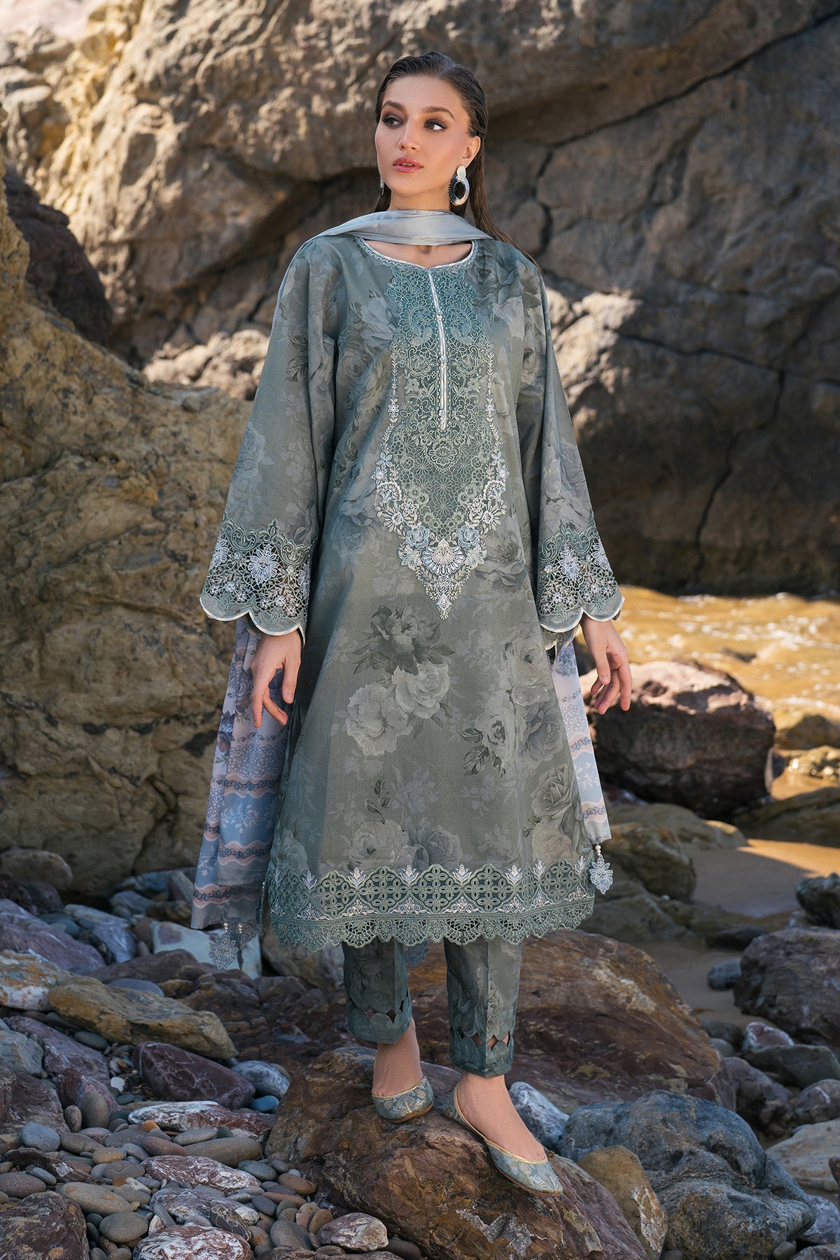 EMBROIDERED PRINTED LAWN SF-4118