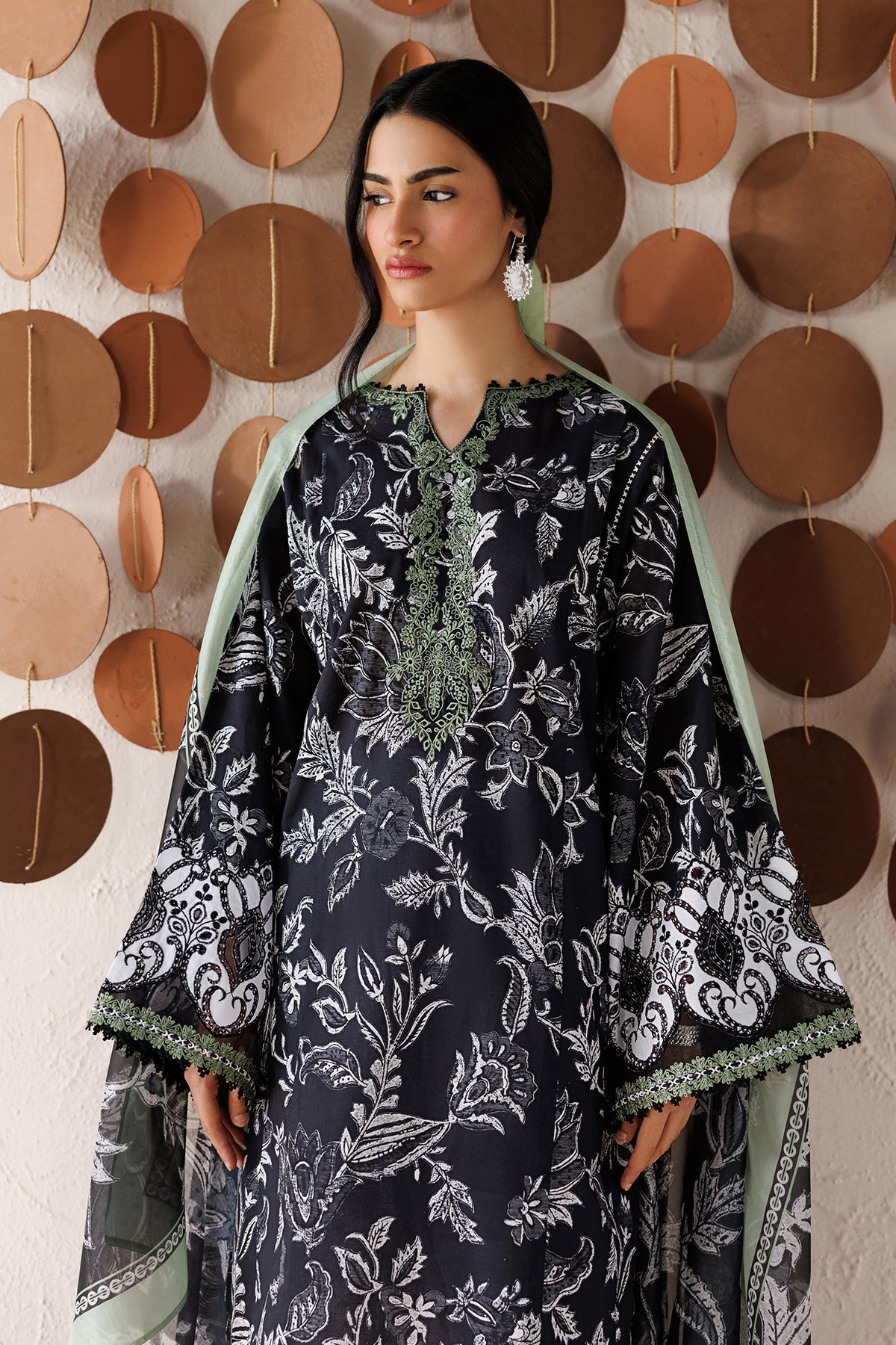 EMBROIDERED LAWN UF-4515
